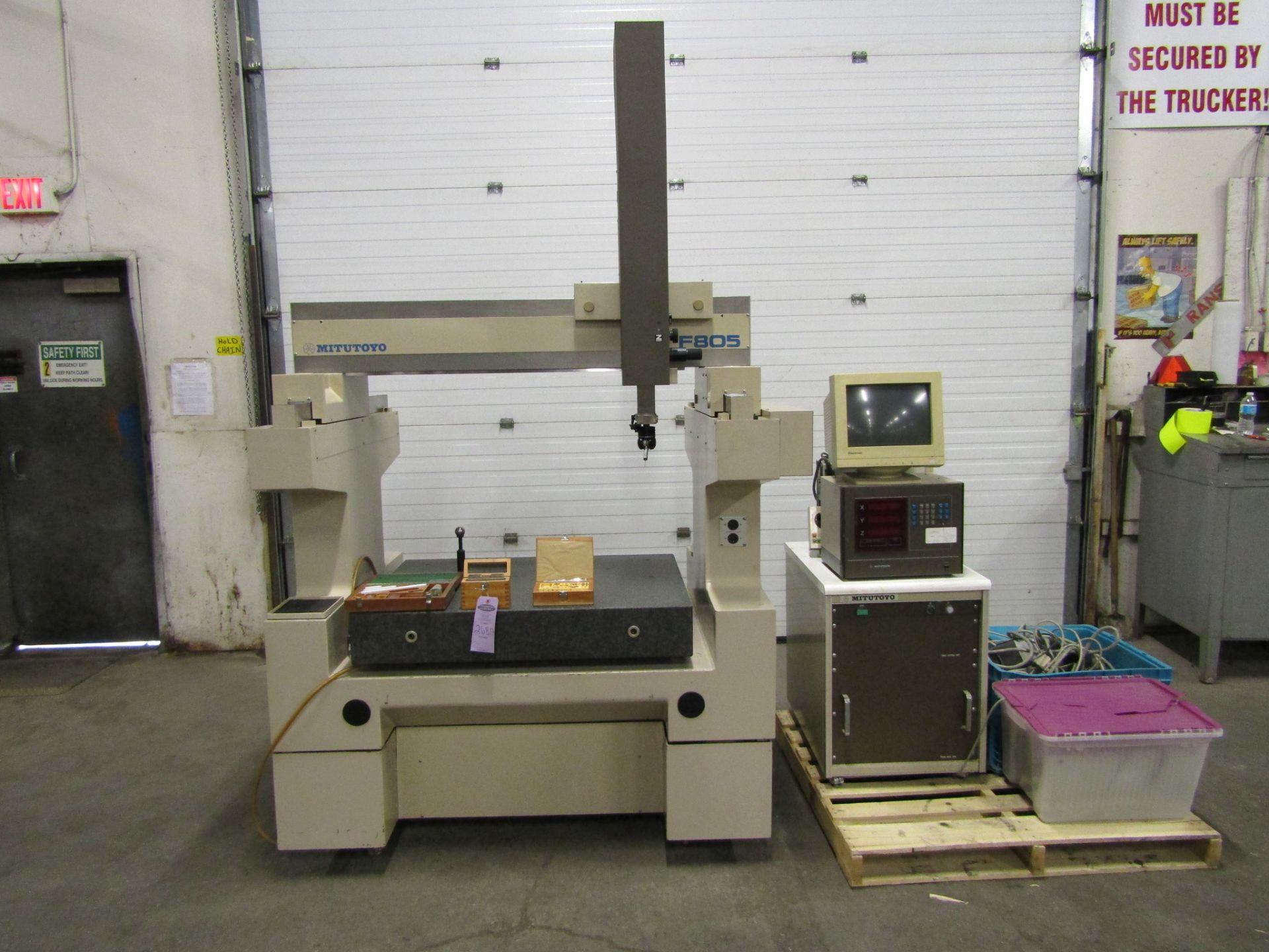 Mitutoyo model F805 CMM with 32 X 22 X 18" range complete with Renishaw PH8 Probe with attachments