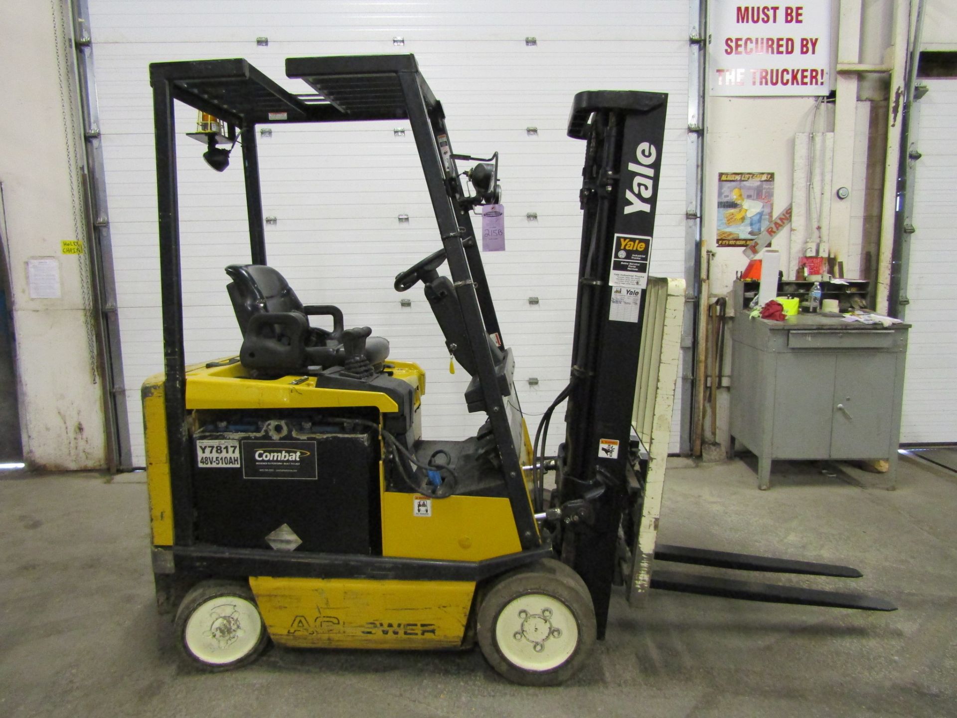 2008 Yale Electric Forklift 4000lbs capacity with 3-stage Mast and sideshift with charger