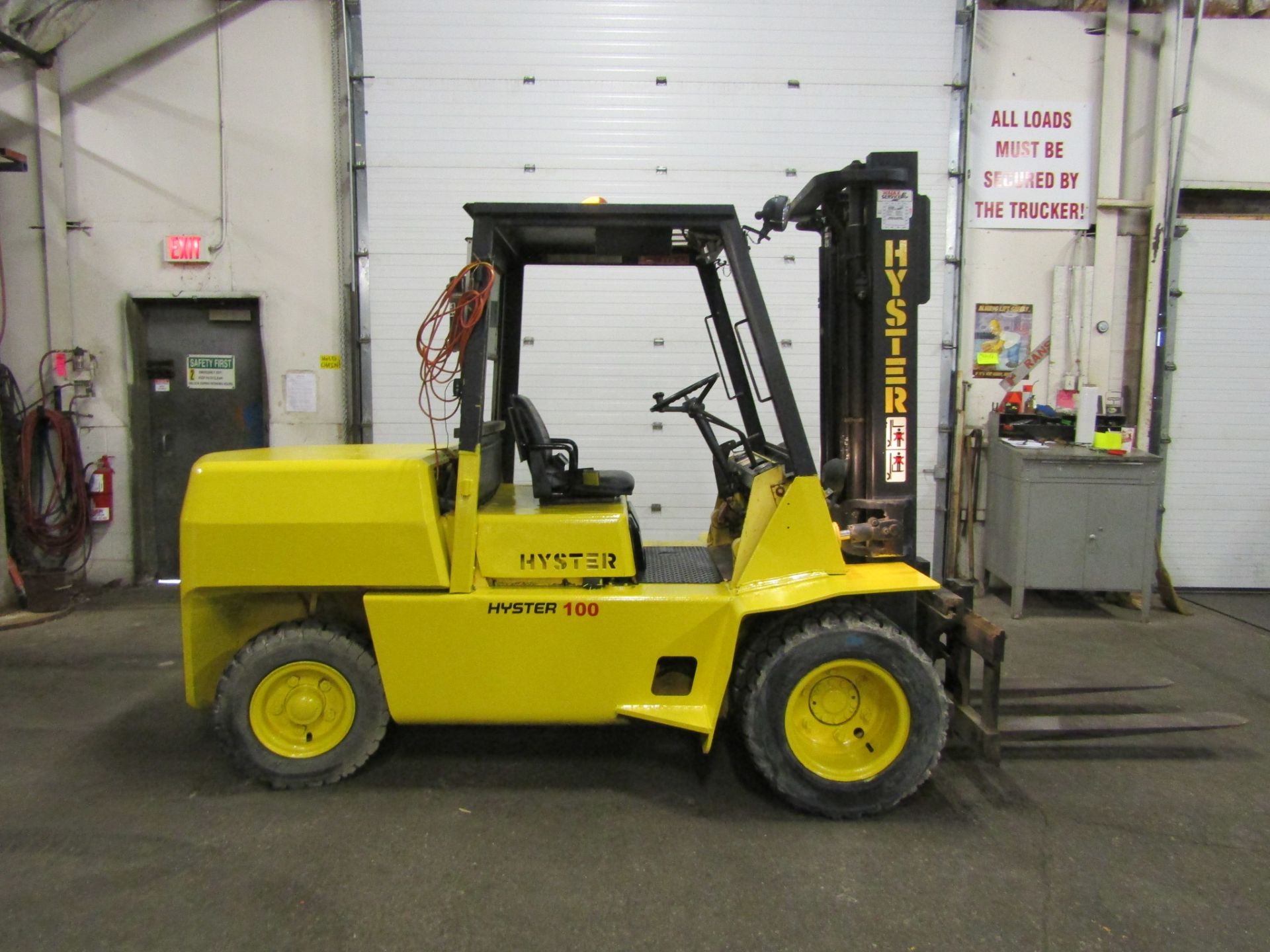 Hyster 10000lbs OUTDOOR Forklift with dual front tires with sideshift and 3-stage mast - diesel