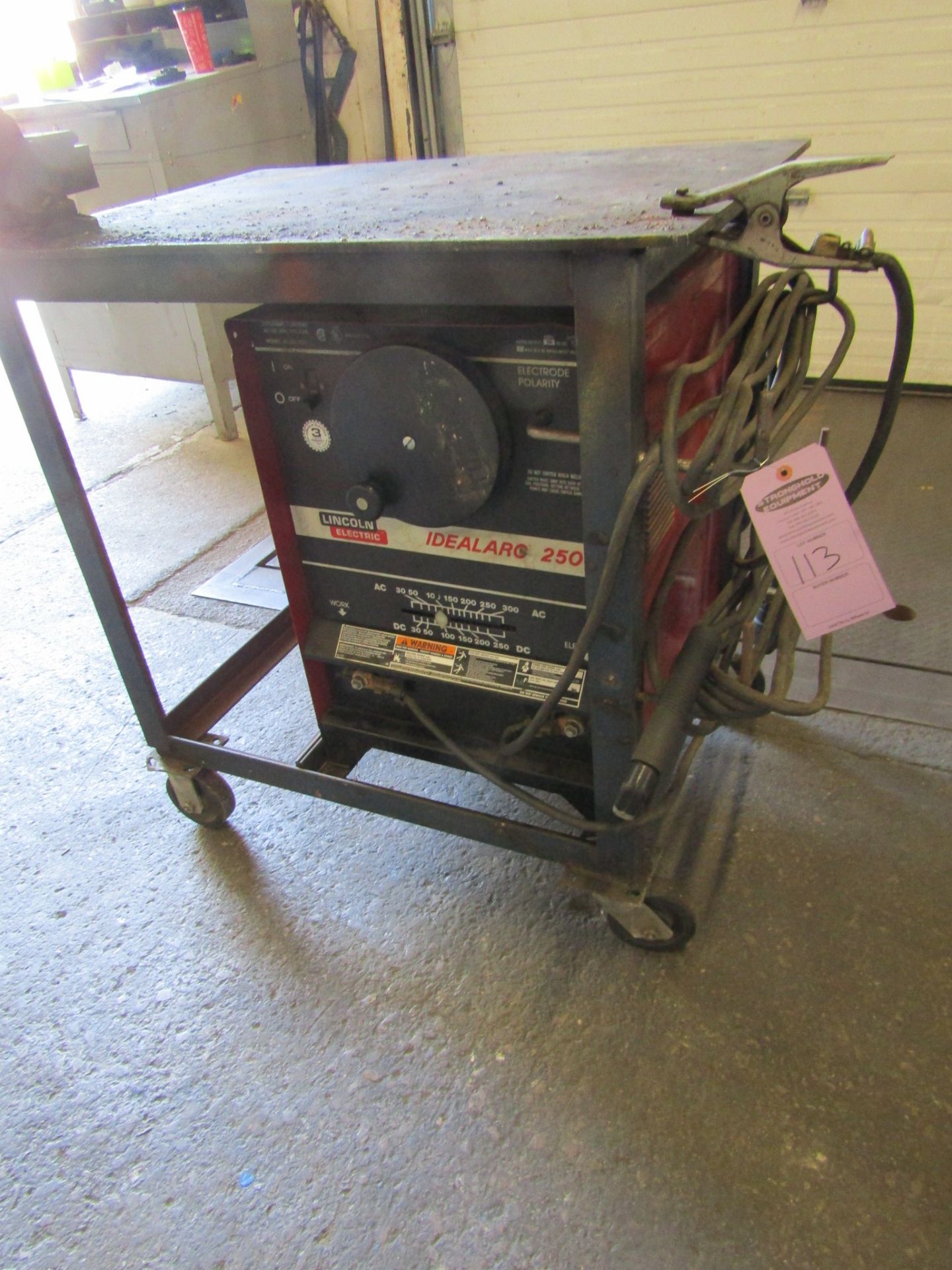 Lincoln Idealarc 250 Welder with gun COMPLETE with bench vise on rolling cart - Image 2 of 2