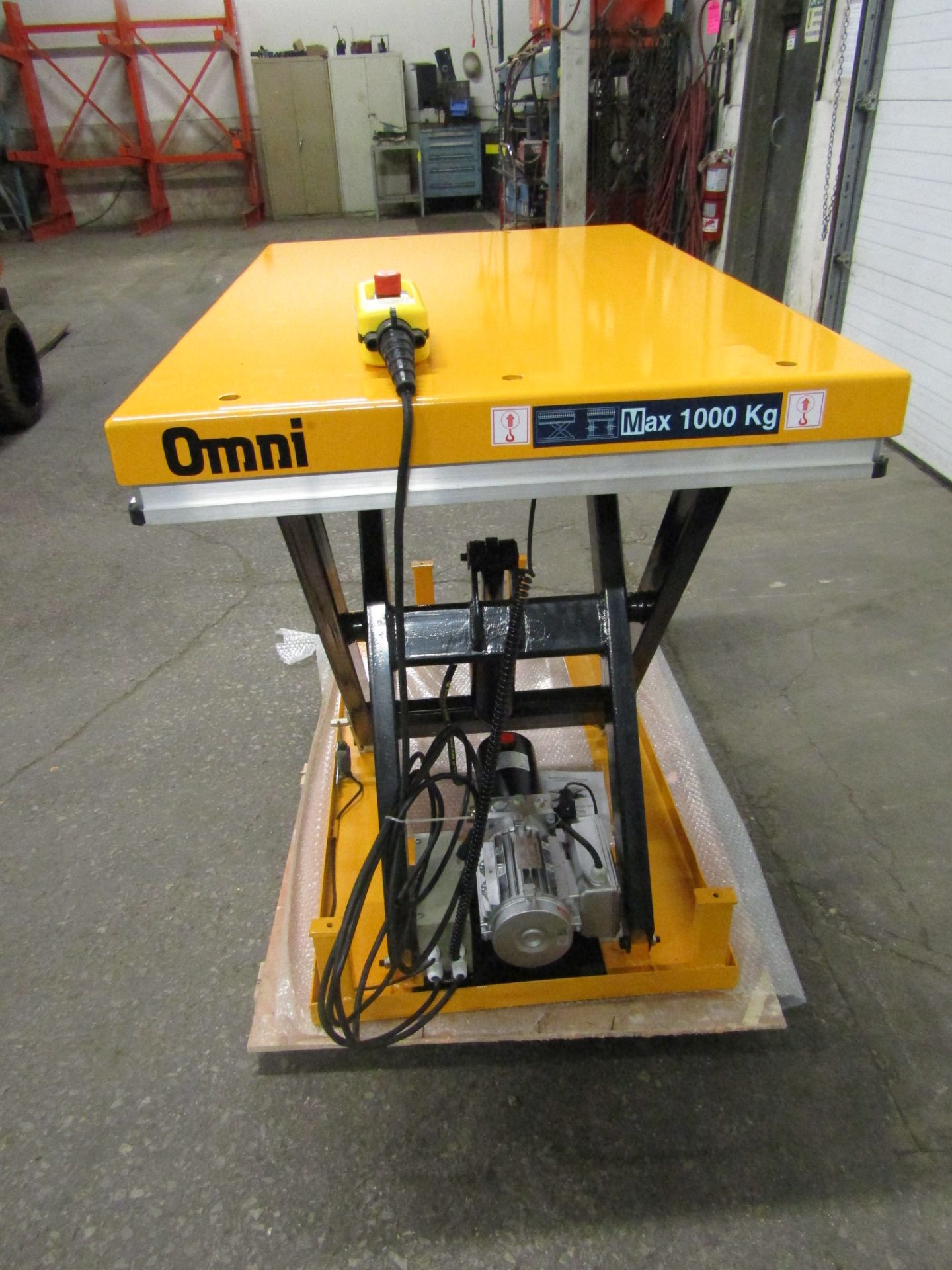 Omni Hydraulic Lift Table 32" x 52" x 40" lift - 2000lbs capacity - MINT - 115V - Image 2 of 2