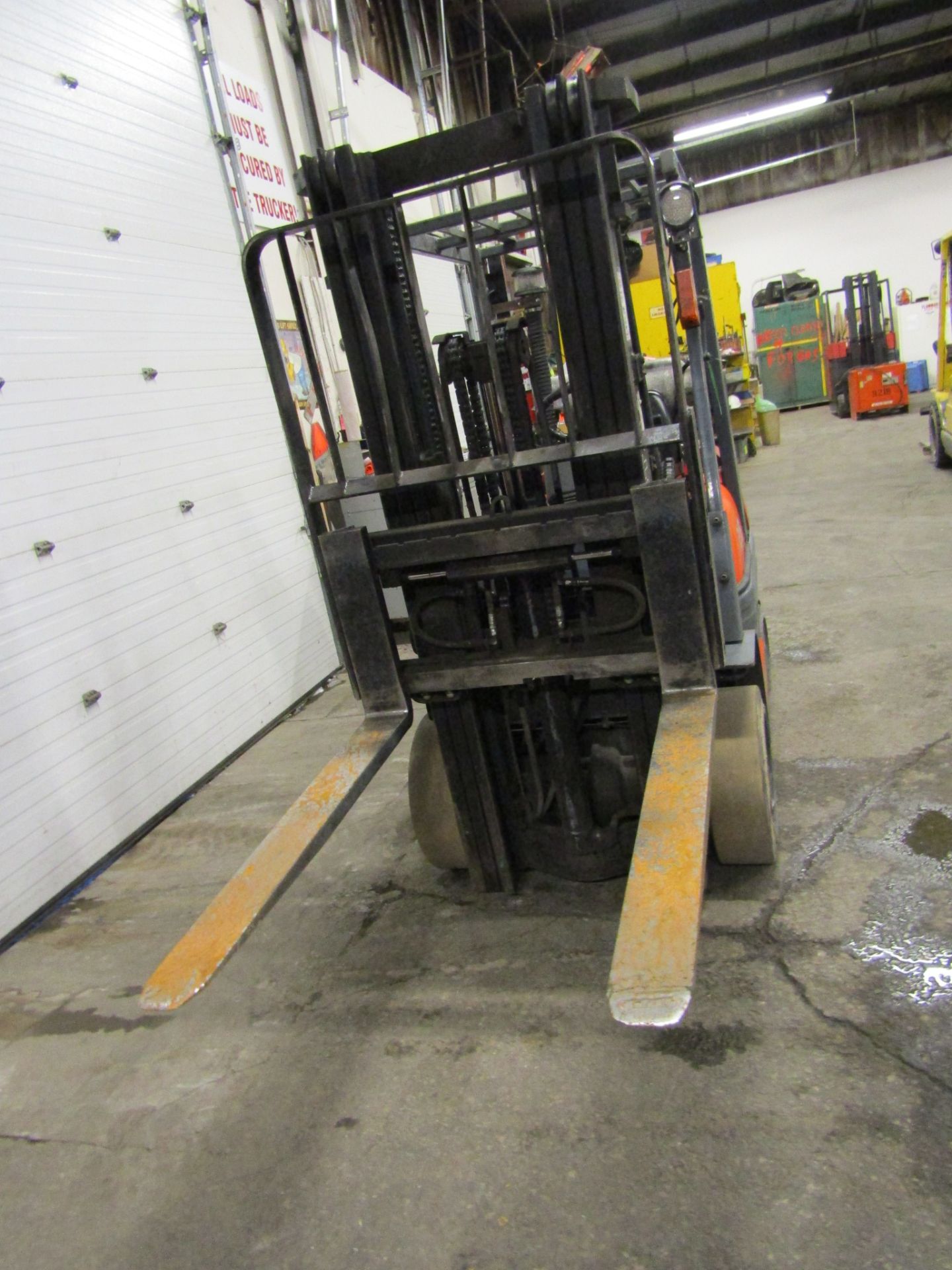 Toyota 5000lbs Capacity Forklift - Certified into 2017 - LPG (propane) with 3-stage mast & sideshift - Image 2 of 2