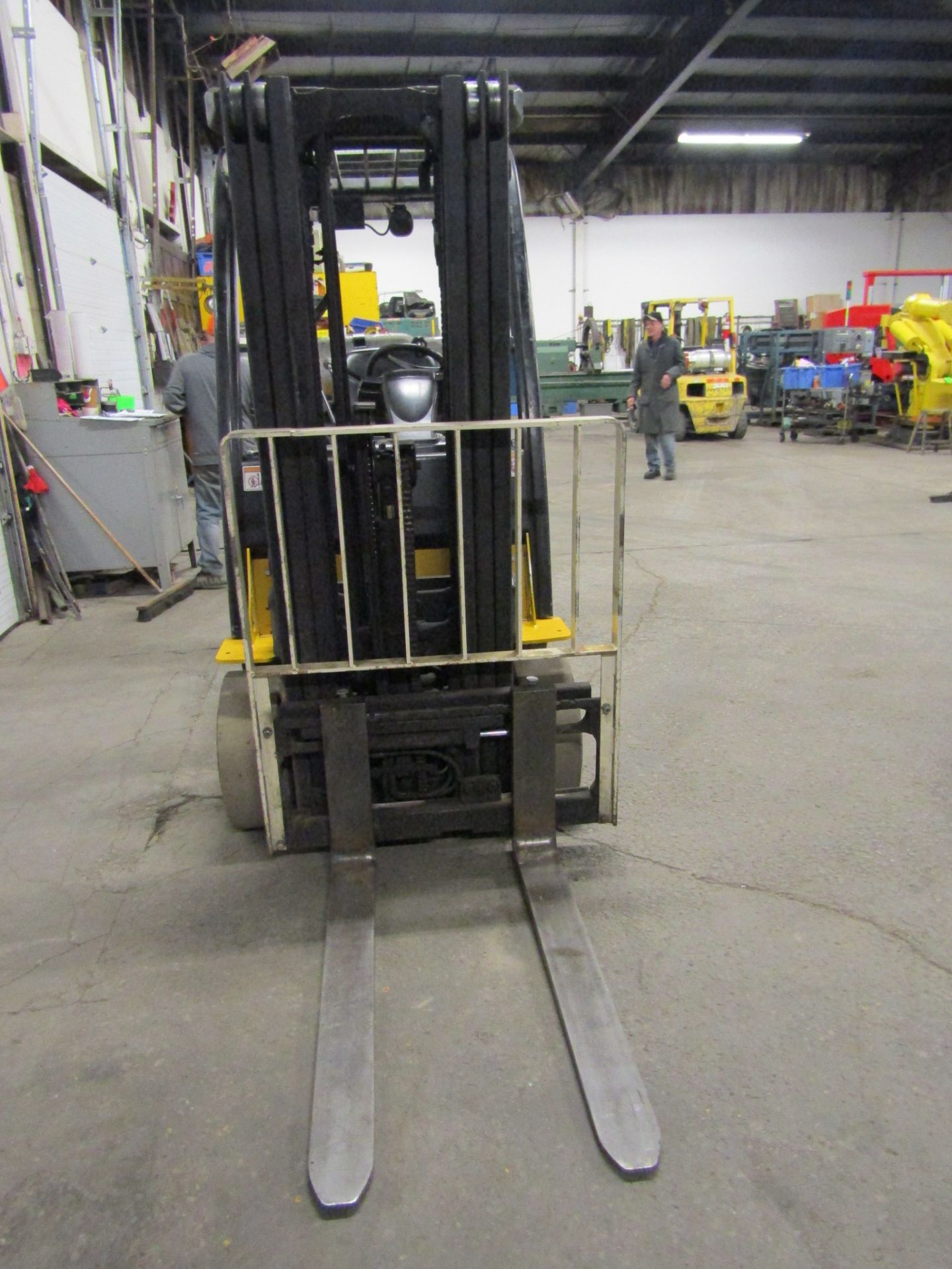 2008 Yale 5000lbs Capacity Forklift - LPG (propane) with 3-stage mast & sideshift (no propane tank - Image 3 of 3