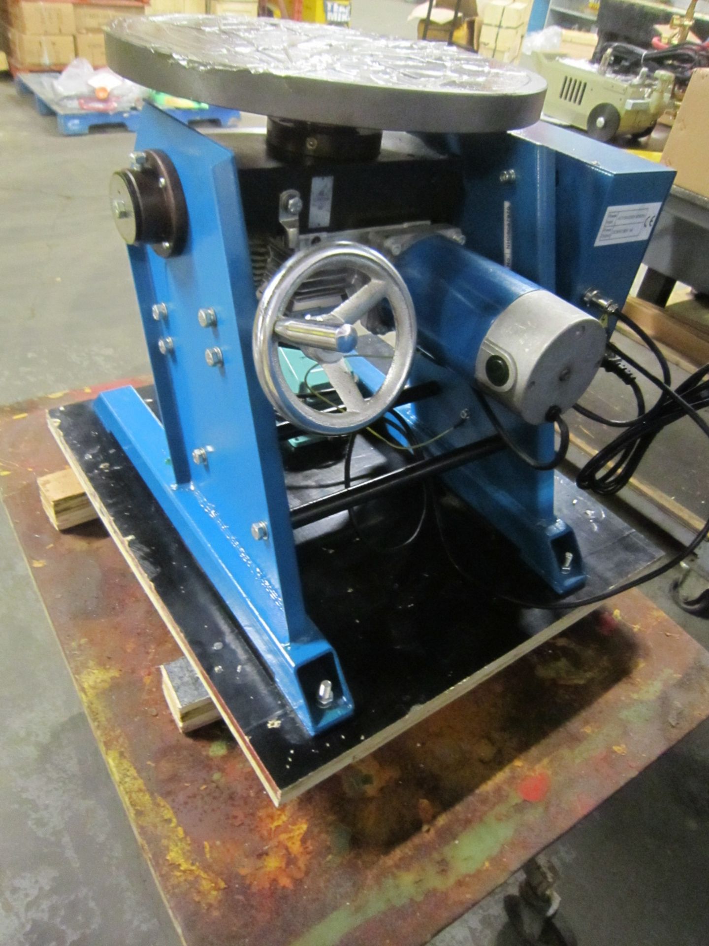 Verner model VD-300 WELDING POSITIONER 300lbs capacity - tilt and rotate with variable speed drive - Image 2 of 2