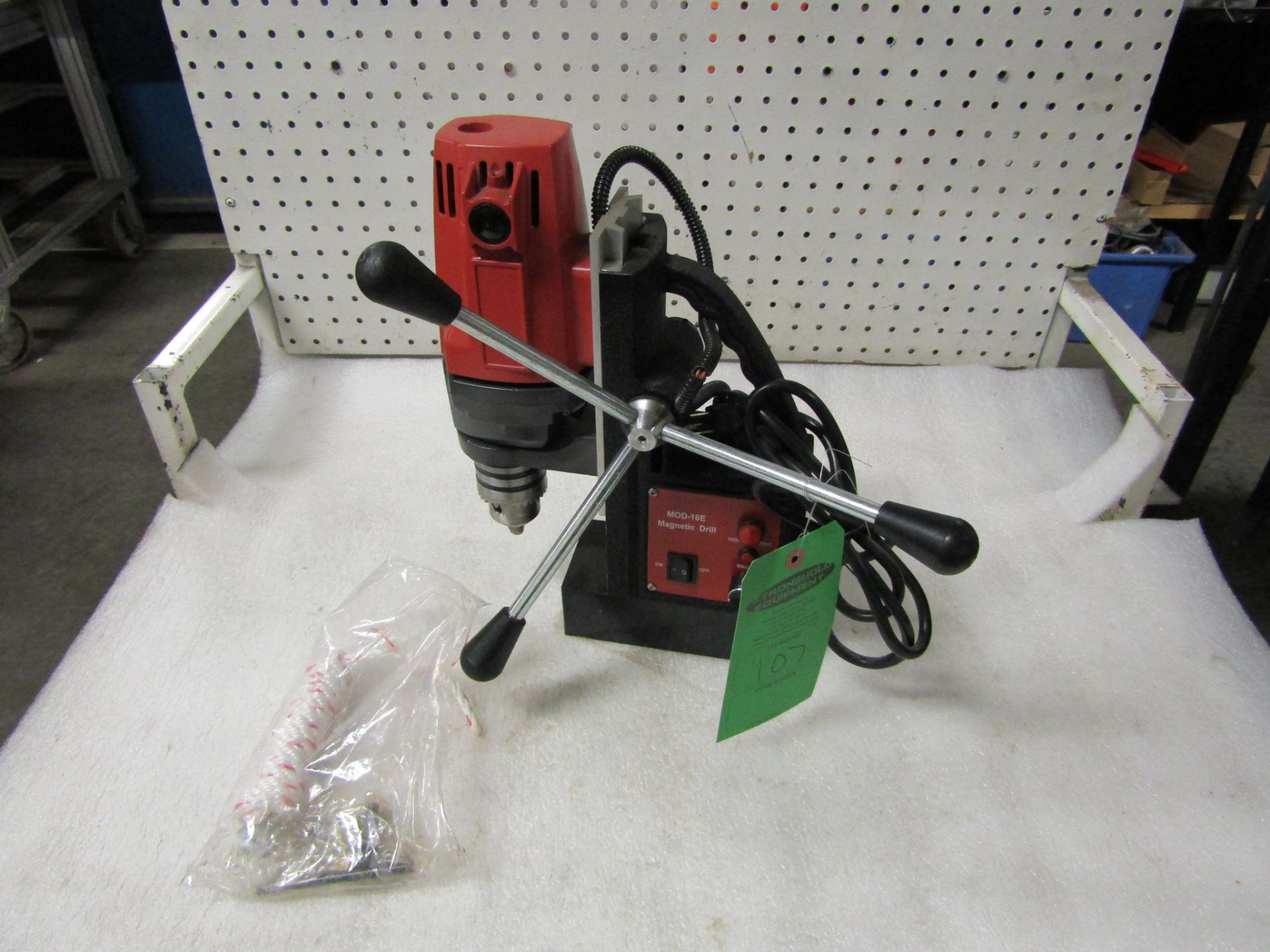 Mag Drill COMPLETE with drill Chuck - 680RPM 110V MINT & UNUSED