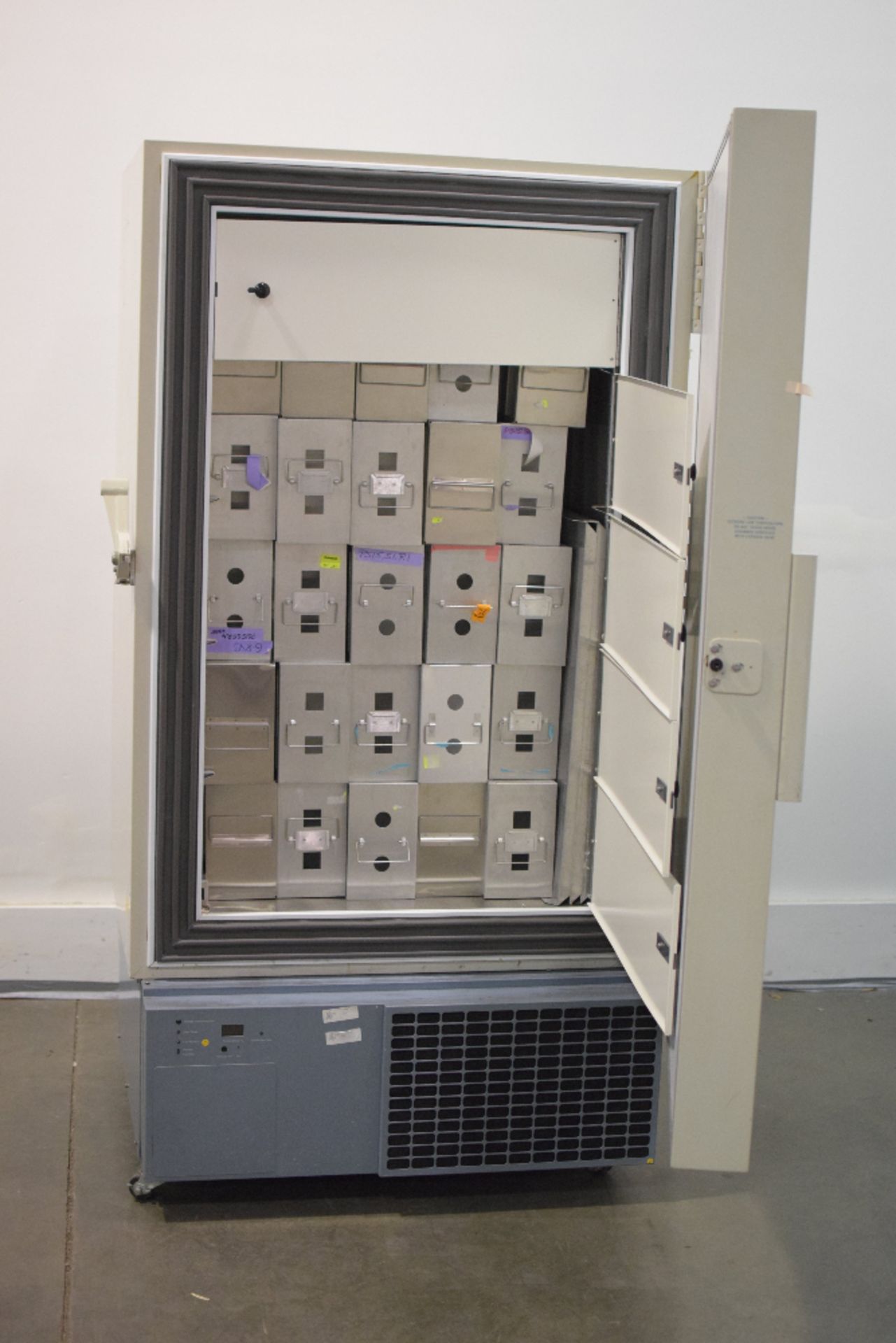 Forma Scientific Model 923 Ultra-Low Temperature Freezer - Image 2 of 2