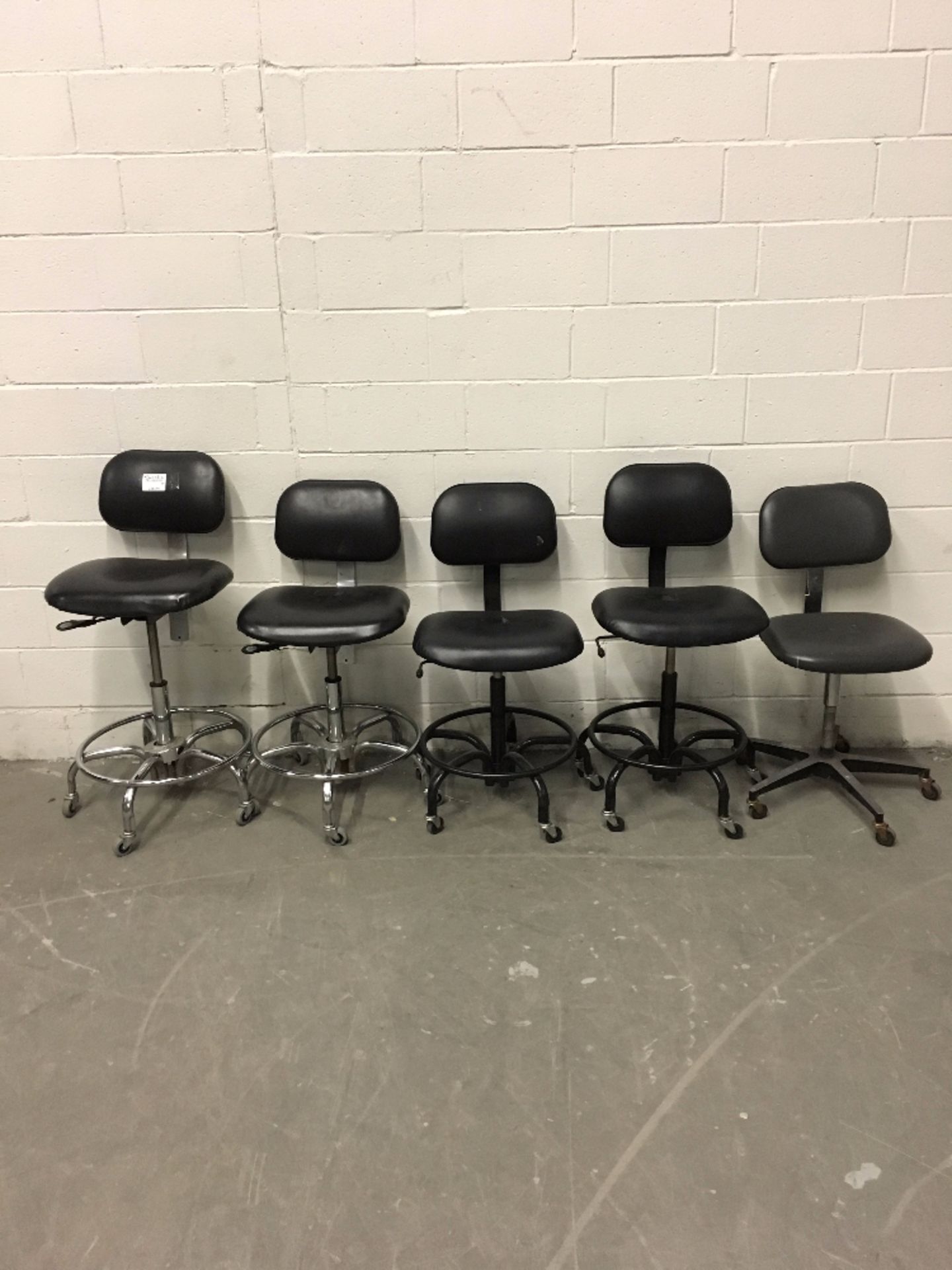 Lot of (5) Adjustable Height Lab Chairs
