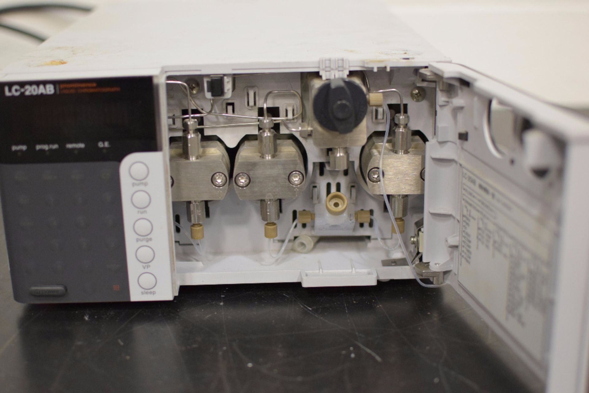 Shimadzu Prominence Model LC-20AB Liquid Chromatograph UFLC - Image 2 of 2