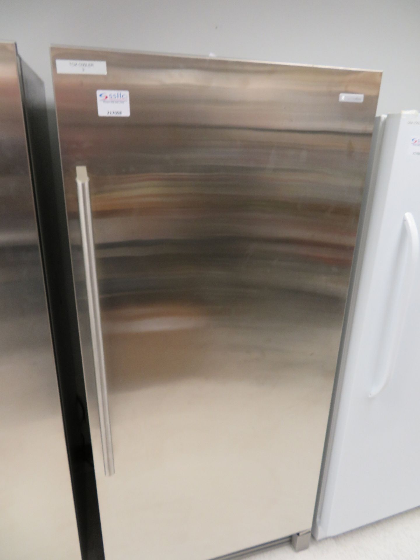 Electrolux Freezer Model# EI32AF80QSB with fisher traceable thermometer