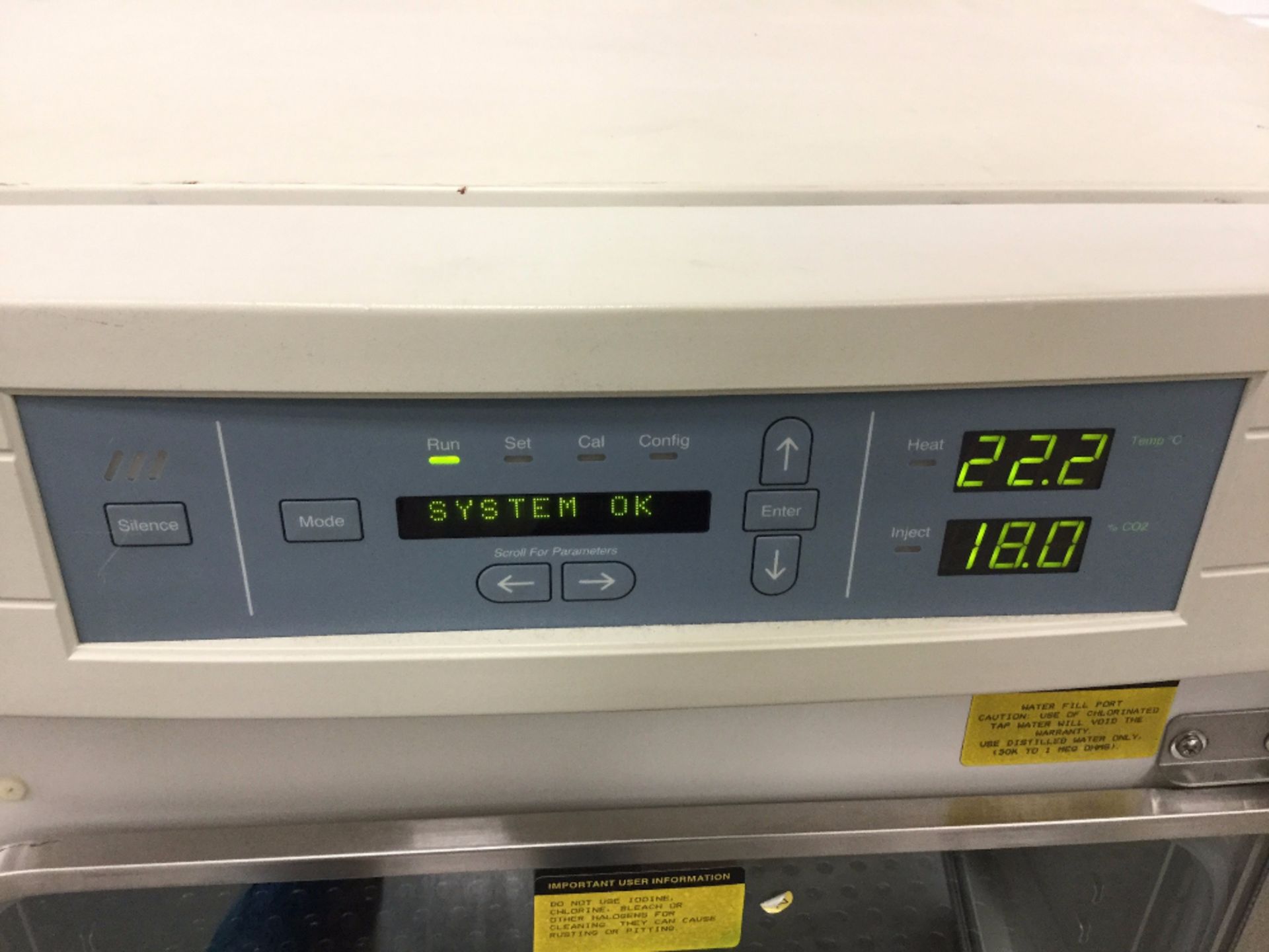 Thermo Forma 3130 Series II Water Jacketed CO2 Incubator - Image 4 of 4