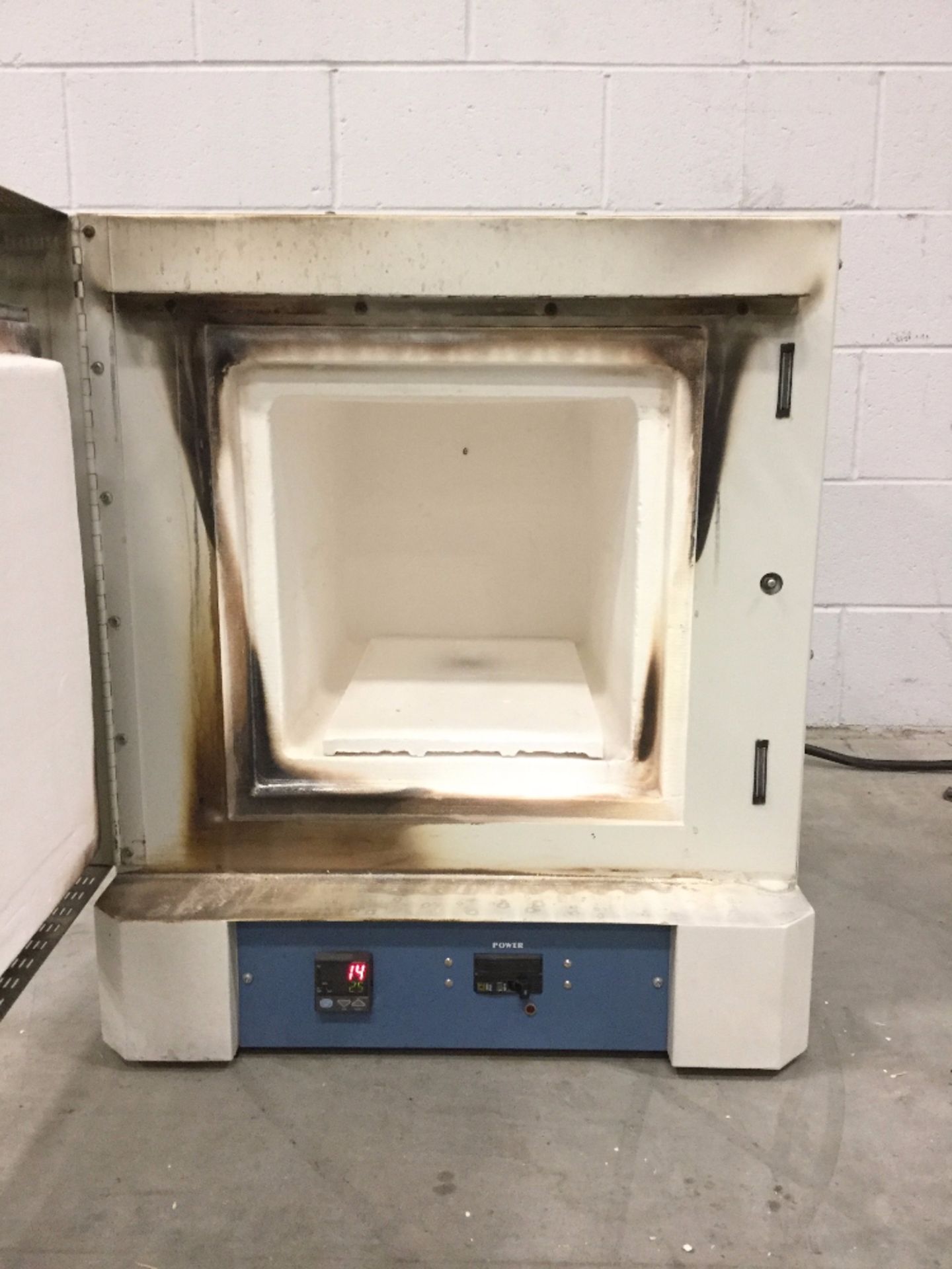 Lindberg/Blue M 42.5 Liter Box Furnace - Image 2 of 3