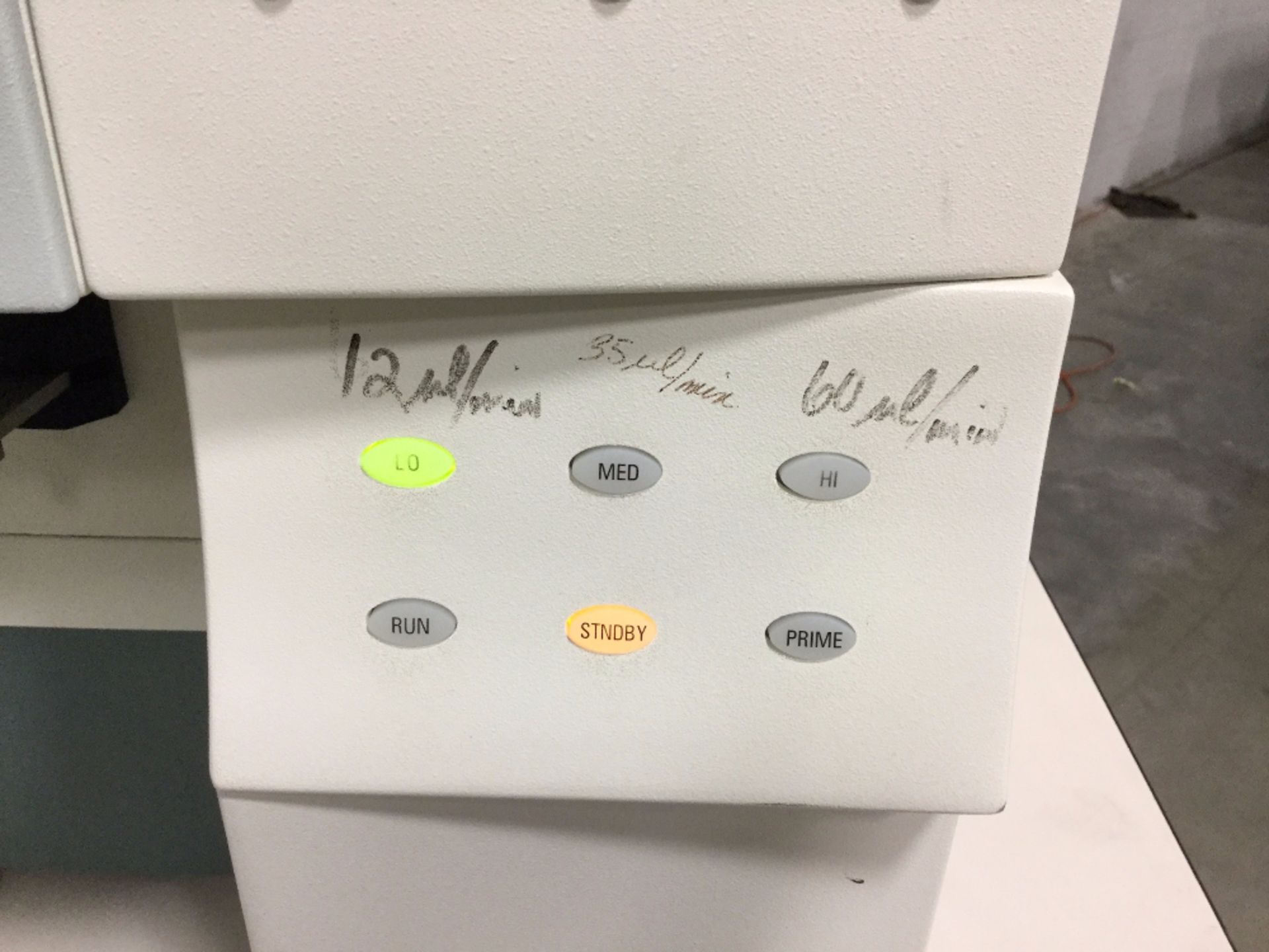 BD FACSCalibur Flow Cytometer - Image 3 of 5