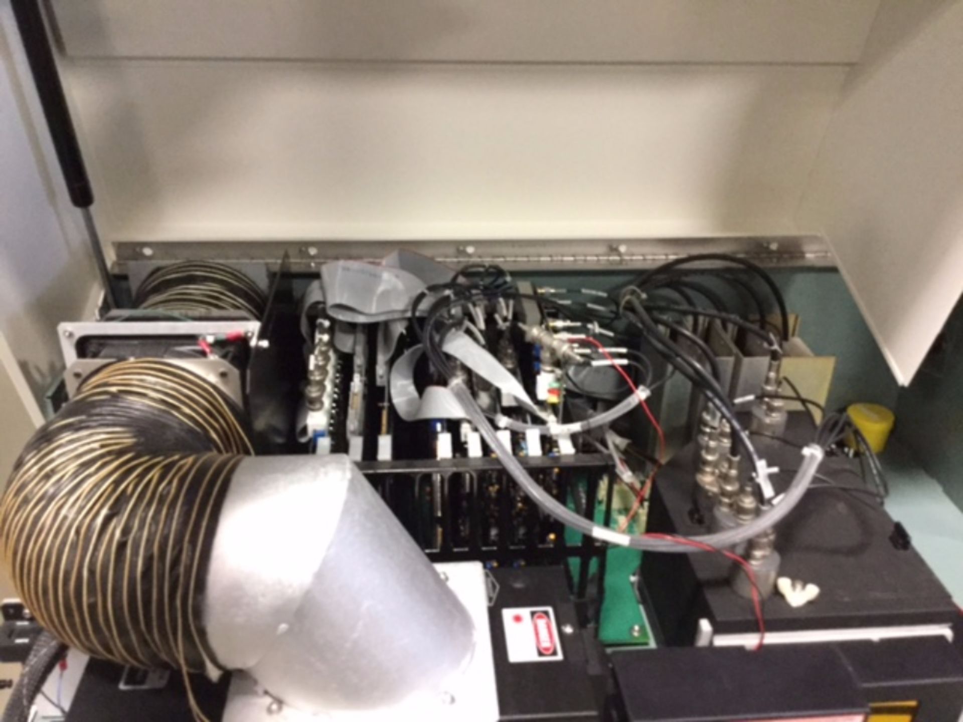 BD FACSCalibur Flow Cytometer - Image 2 of 5