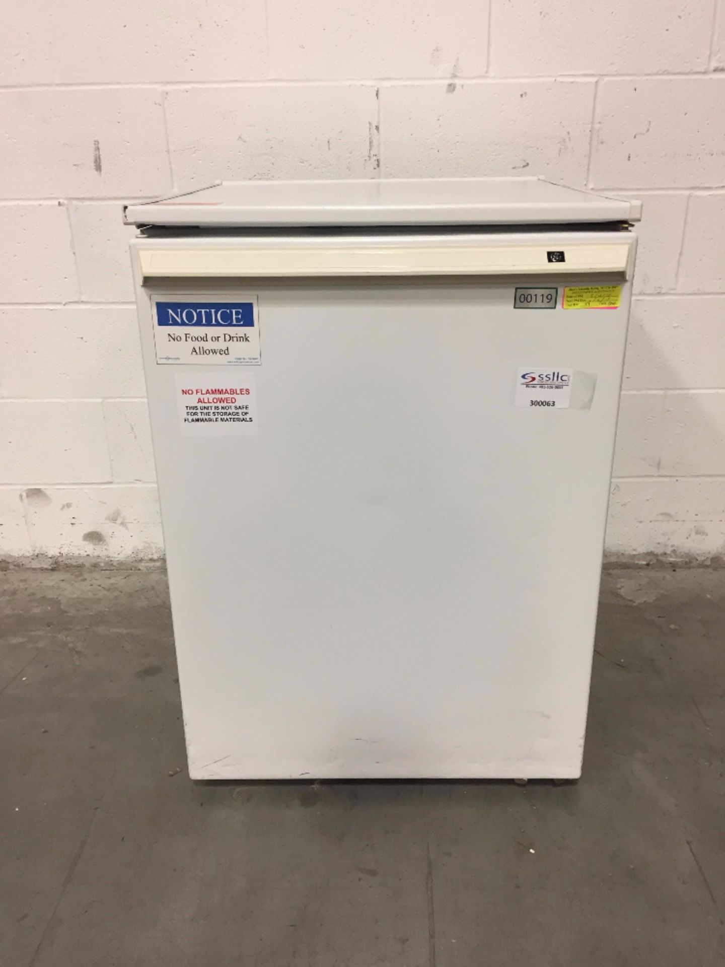 GE 6.0 Cu. Ft. Spacemaker Refrigerator