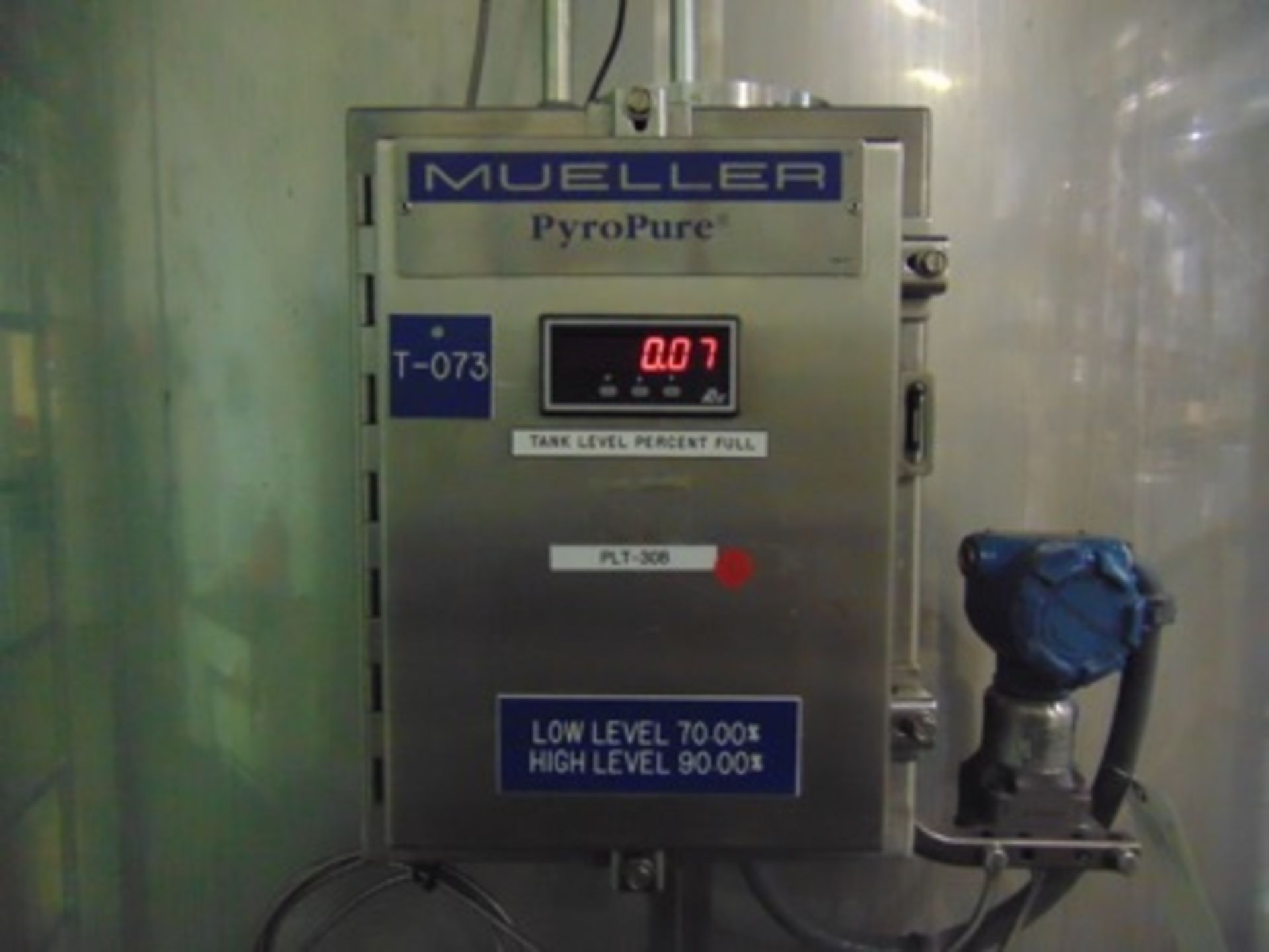 Mueller 4500 Gal. Jacketed S.S. USP Water - Image 5 of 7