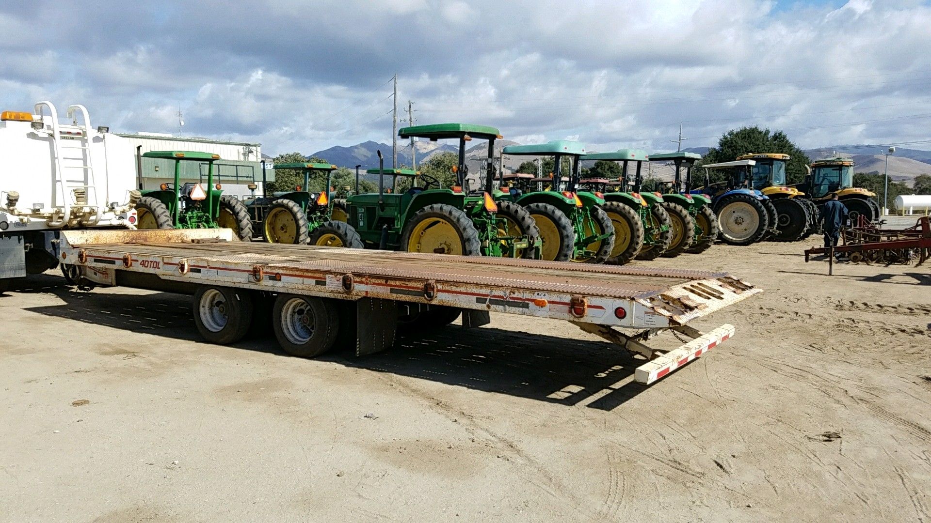 (2002) interstate mod. 40 TDL tilt ramp trailer 8'w x 25' long tandem axle GAWR front 18,100 lb