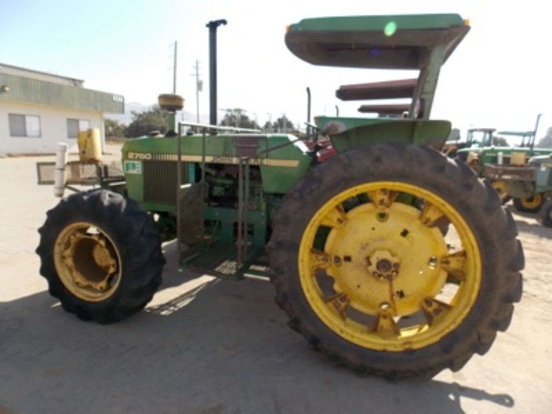 (1984) John Deere mod. 2750, 4WD, 3pt. Hitch Farm Tractor, Hrs: 9823; S/N LO2750W514763