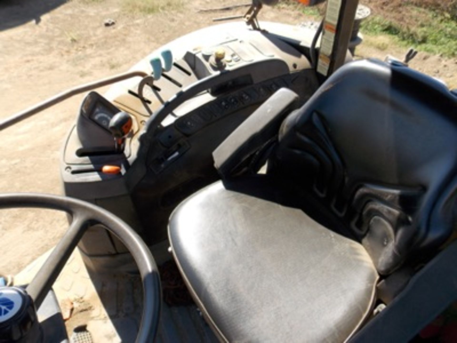 (2008) New Holland mod. T6050, 4WD, Farm Tractor, 8-Spd Low & High, 3pt. Hitch, Hrs: 7509; - Image 7 of 11