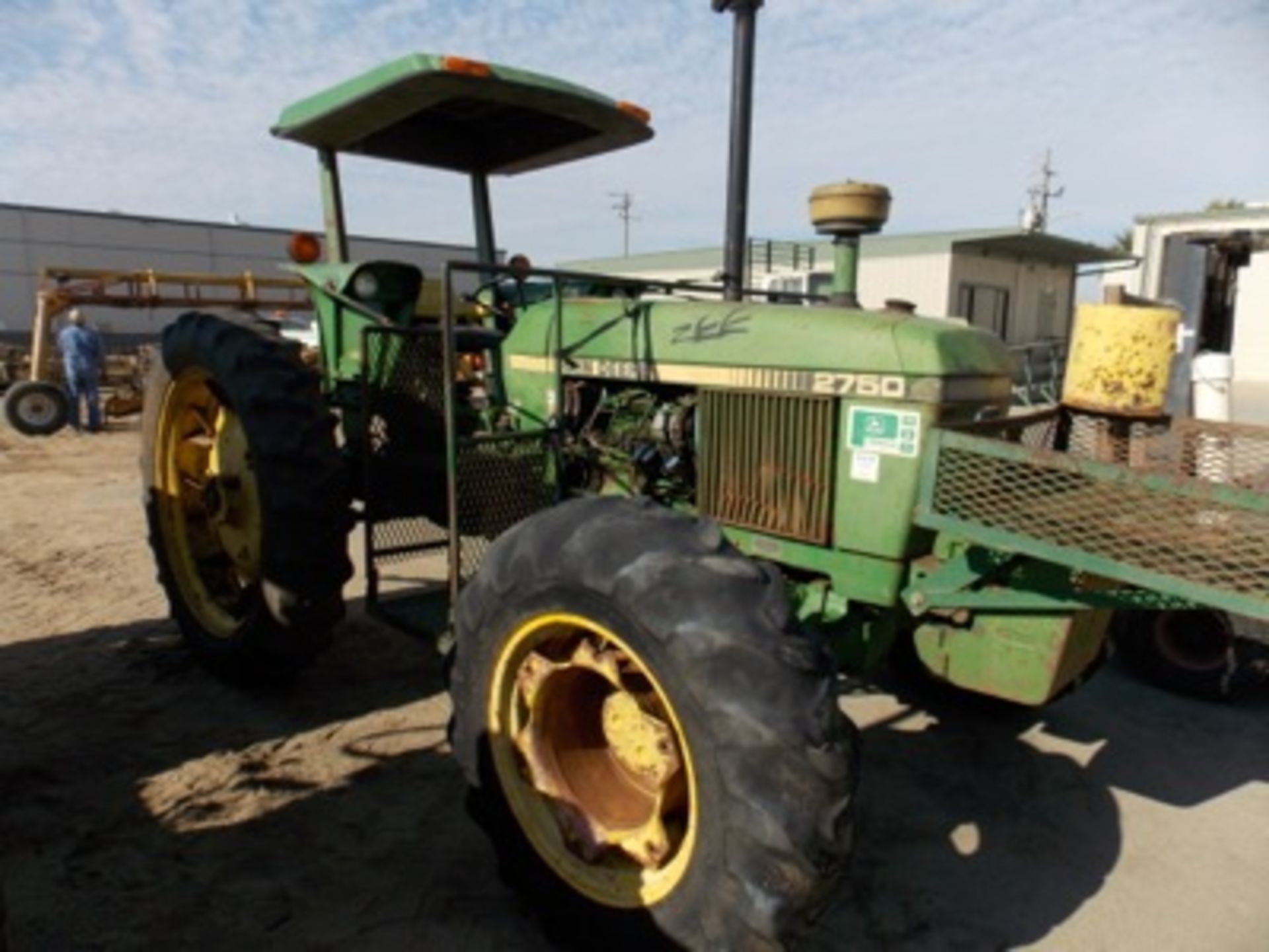 (1984) John Deere mod. 2750, 4WD, 3pt. Hitch Farm Tractor, Hrs: 9823; S/N LO2750W514763 - Image 3 of 7