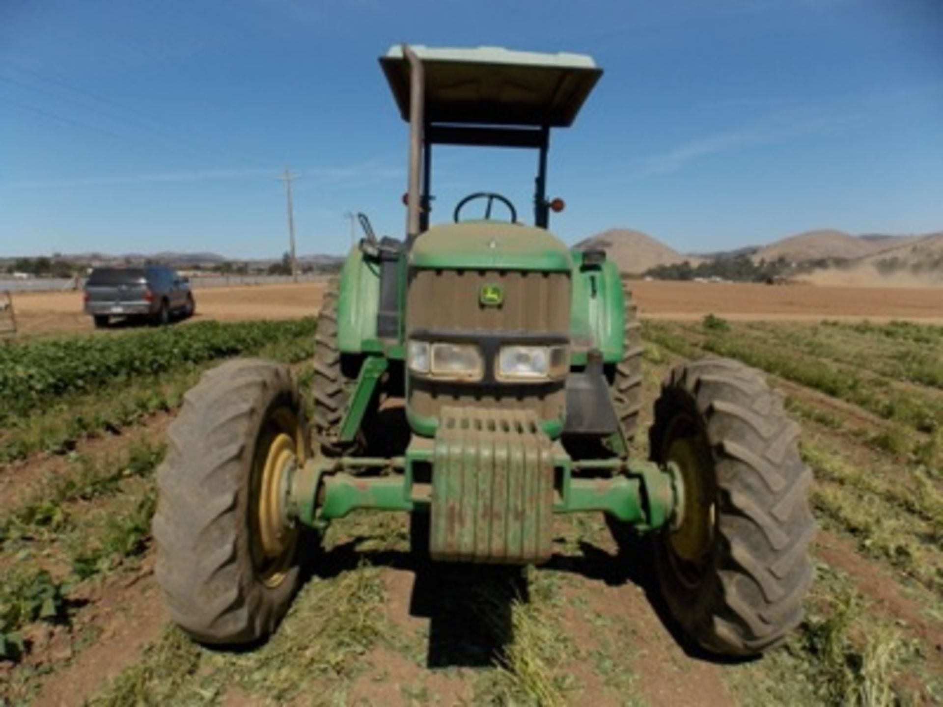 (2006) John Deere mod. 6420, MFWD, 4-Spd Semi-Automatic Farm Tractor, 3pt. Hitch. - Image 4 of 7