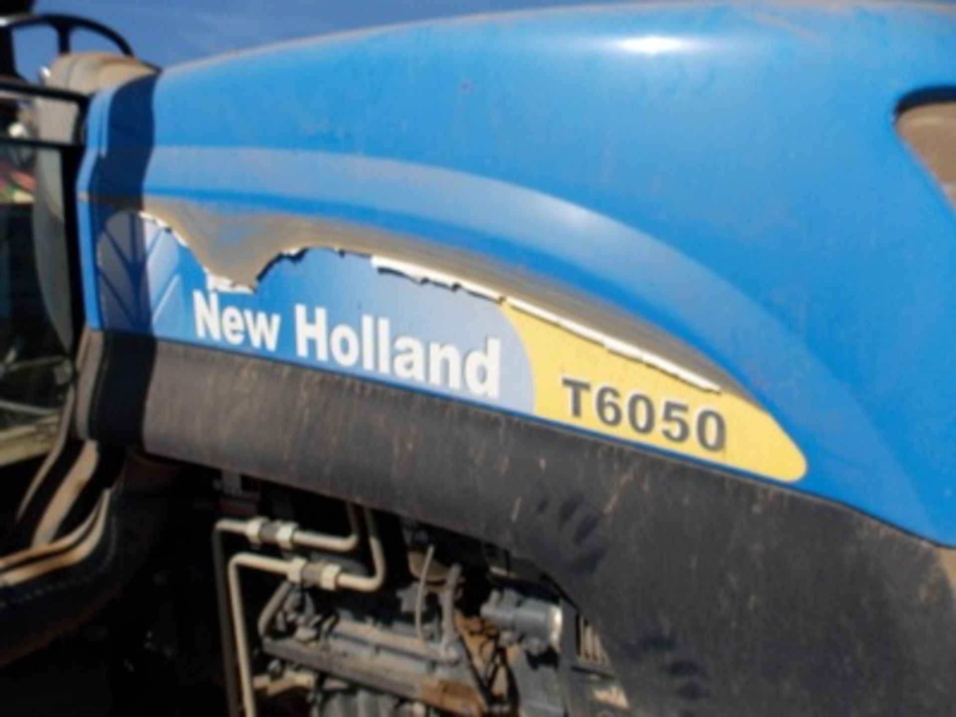 (2008) New Holland mod. T6050, 4WD, Farm Tractor, 8-Spd Low & High, 3pt. Hitch, Hrs: 7509; - Image 4 of 11