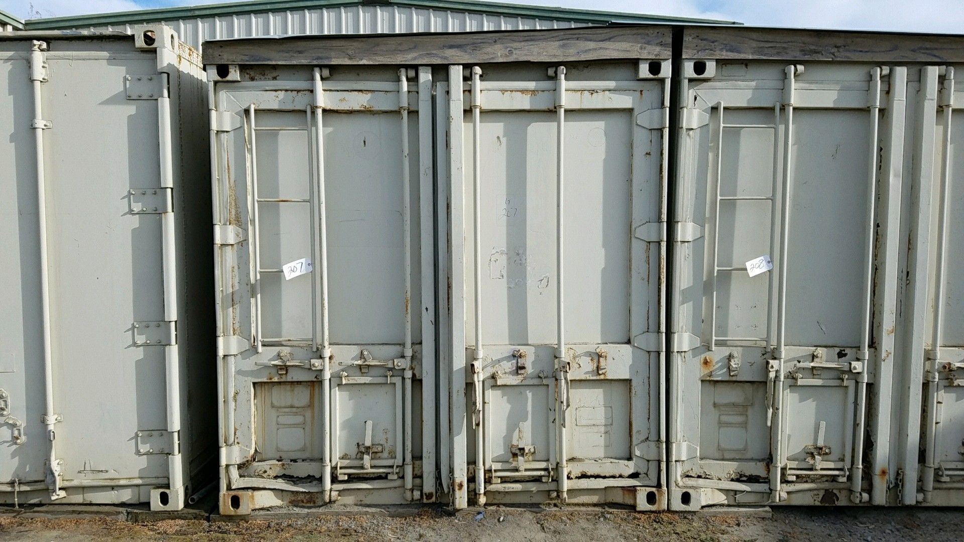 7-1/2'w x 20' long double door Sea container (no contents)
