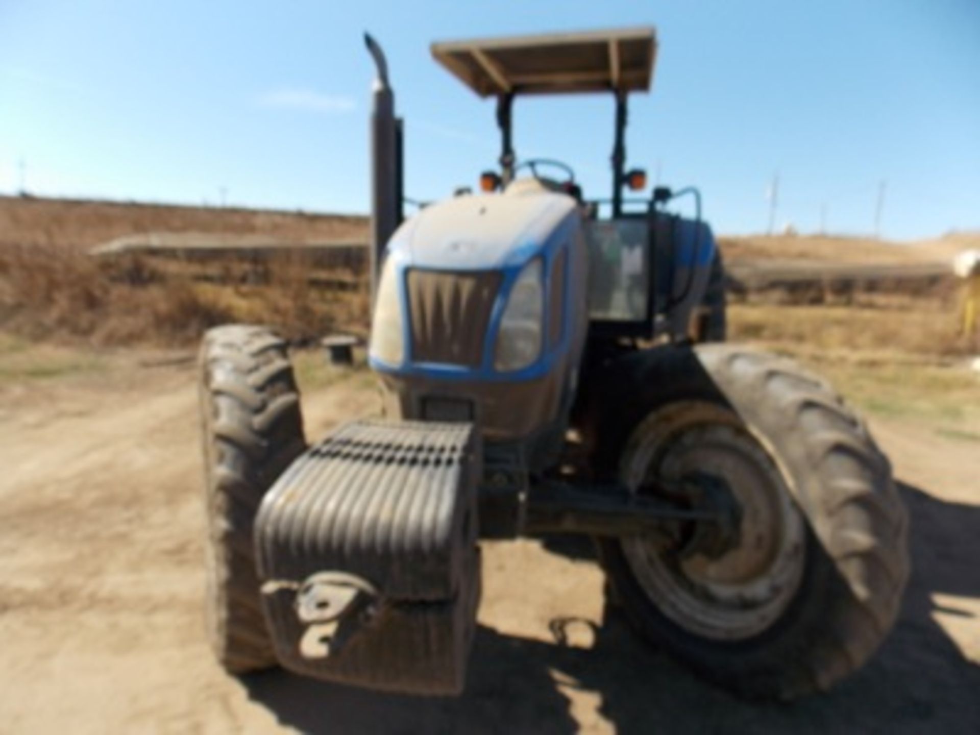 (2008) New Holland mod. T6050, 4WD, Farm Tractor, 8-Spd Low & High, 3pt. Hitch, Hrs: 7509; - Image 2 of 11