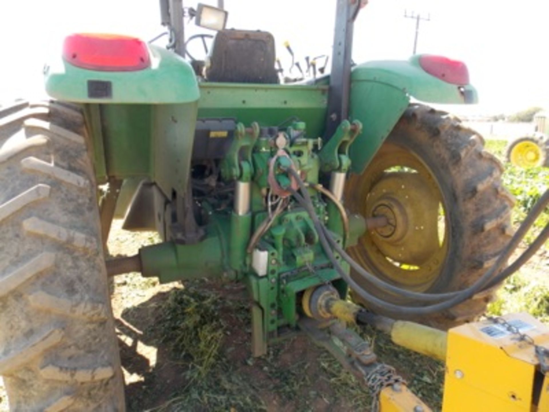 (2006) John Deere mod. 6420, MFWD, 4-Spd Semi-Automatic Farm Tractor, 3pt. Hitch. - Image 3 of 7