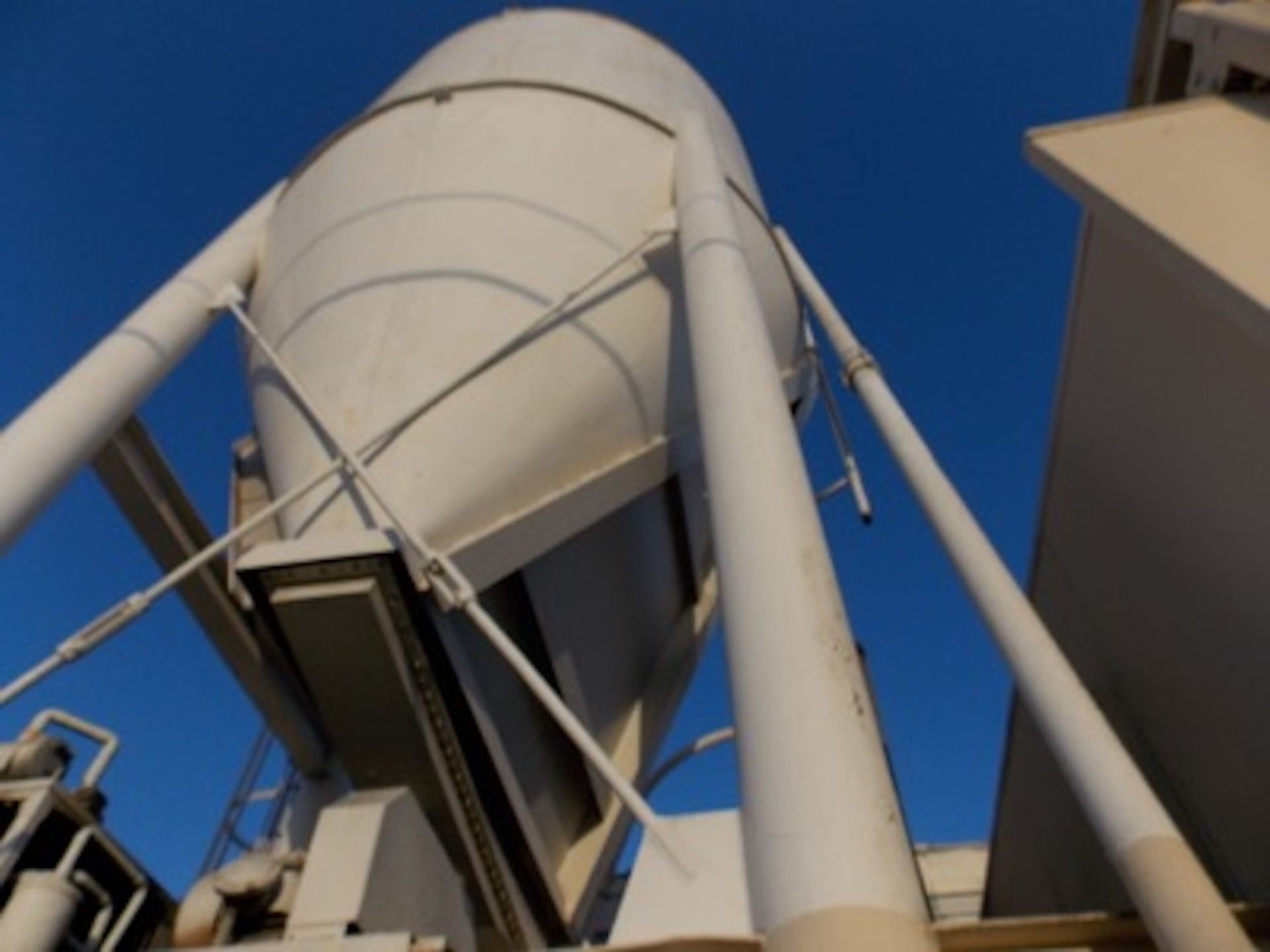 Flour Silo w/ Ladder, Overall Size: 11' Dia. x 22' Tall, Silo Only, No Legs w/ Airlock & Vacuum - Image 2 of 3