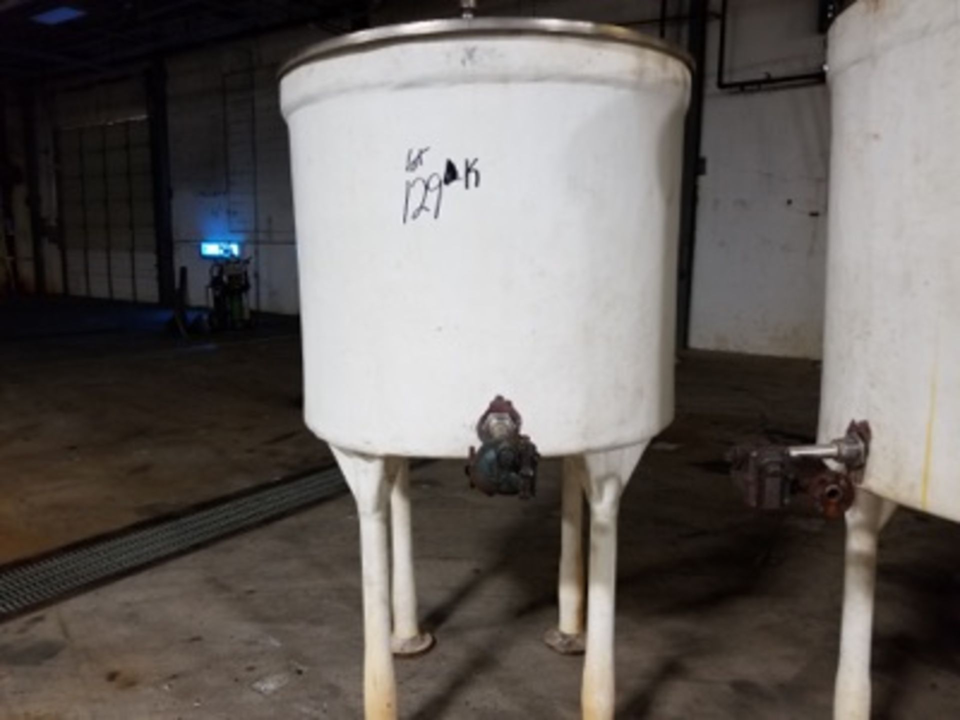Fiberglasss tank gallon Cap. N/A