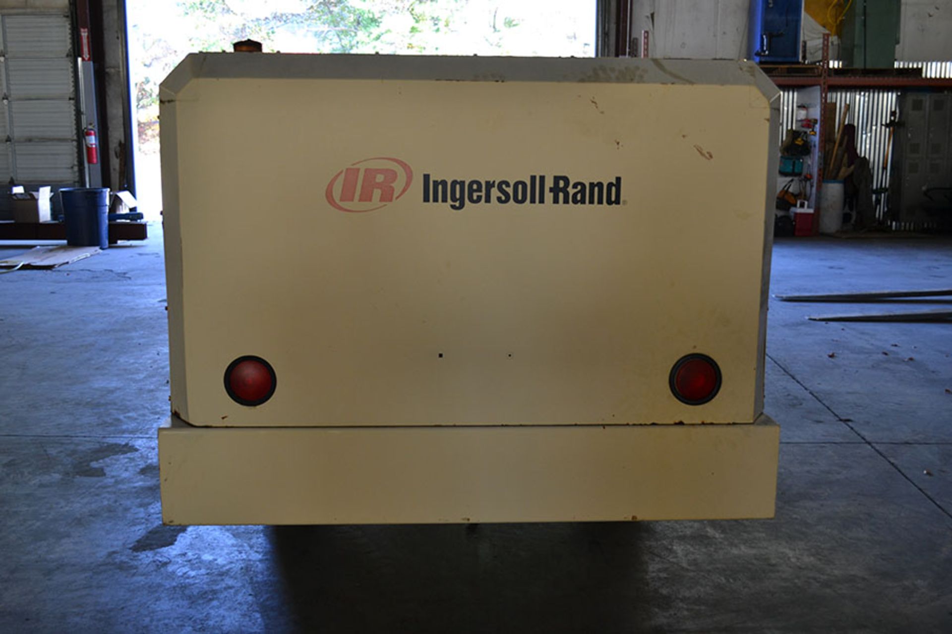 Ingersoll Rand 375-WCU Portable Diesel Cummins Engine Air Compressor, 375 CFM - Bild 13 aus 17