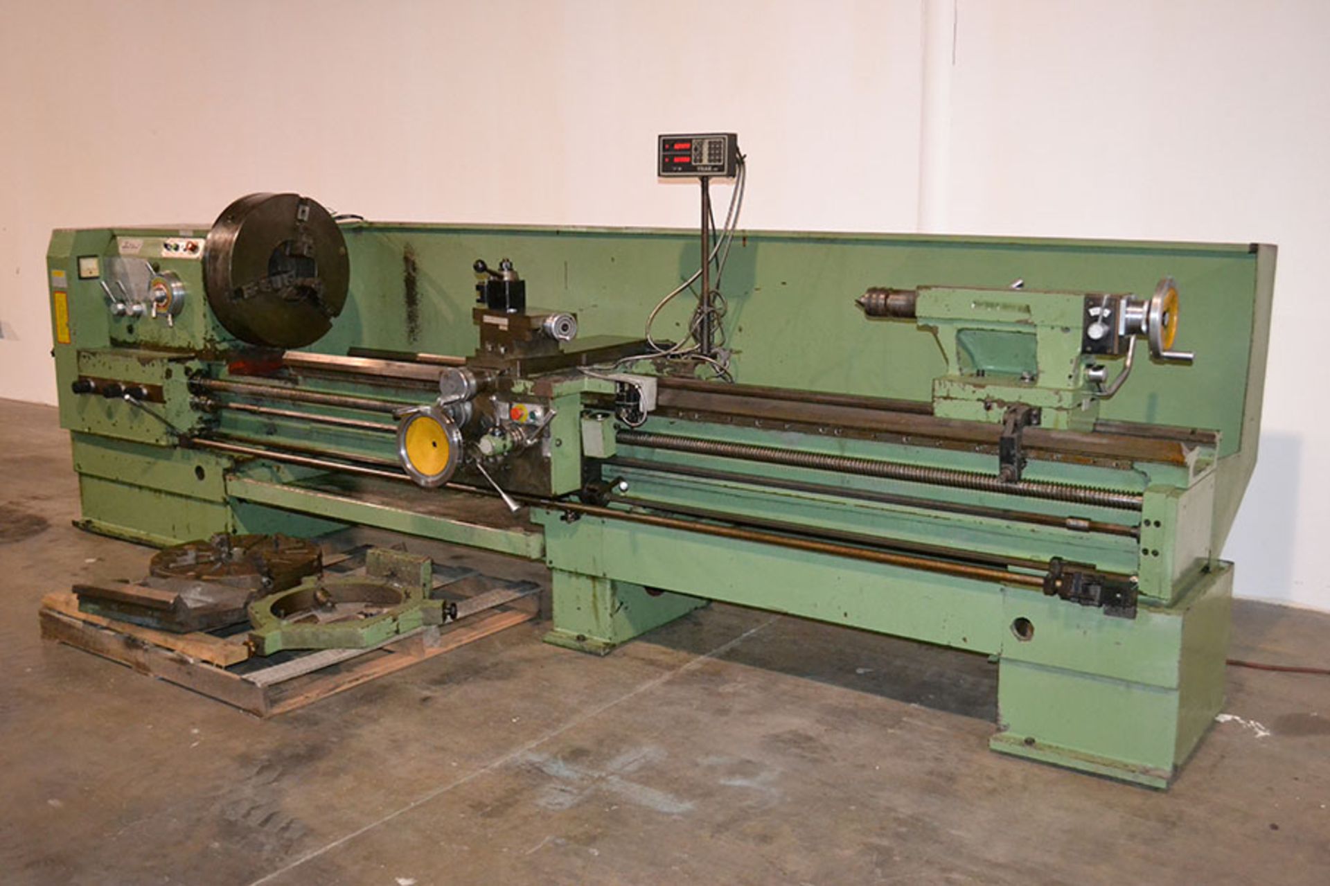 Lion C10T 25″ / 33″ x 120″ Gap Bed Engine Lathe w/ DRO - Image 2 of 14