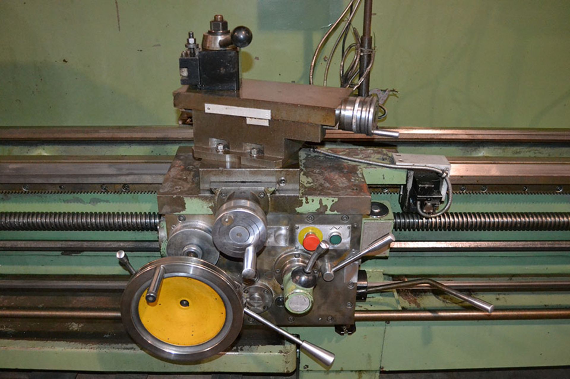 Lion C10T 25″ / 33″ x 120″ Gap Bed Engine Lathe w/ DRO - Image 6 of 14