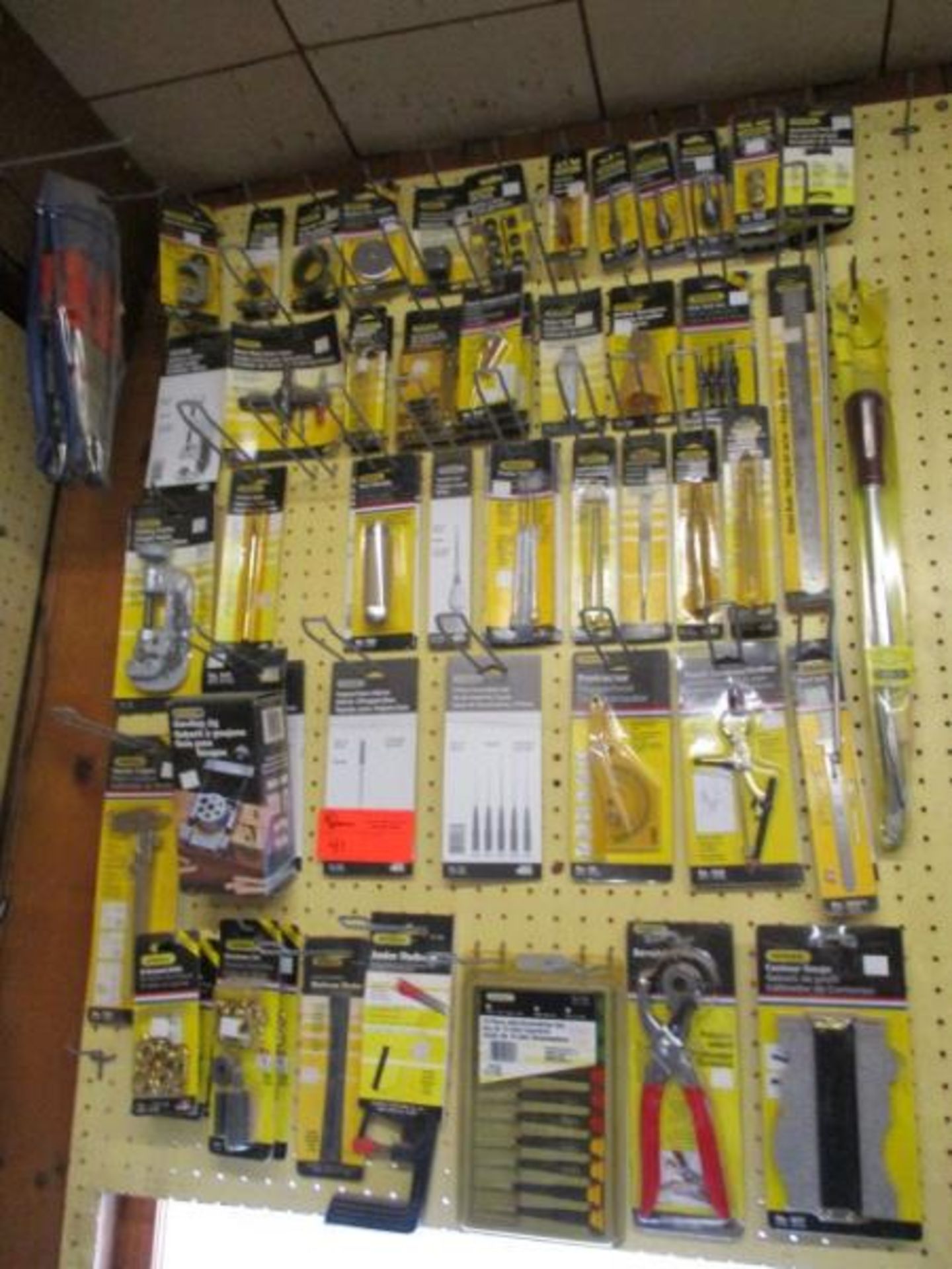 Peg Board w/ Spiral Ratchet Screw Driver, Contour Gage, Revolving Punch, 10 pc. Mini Screw Driver - Image 2 of 10