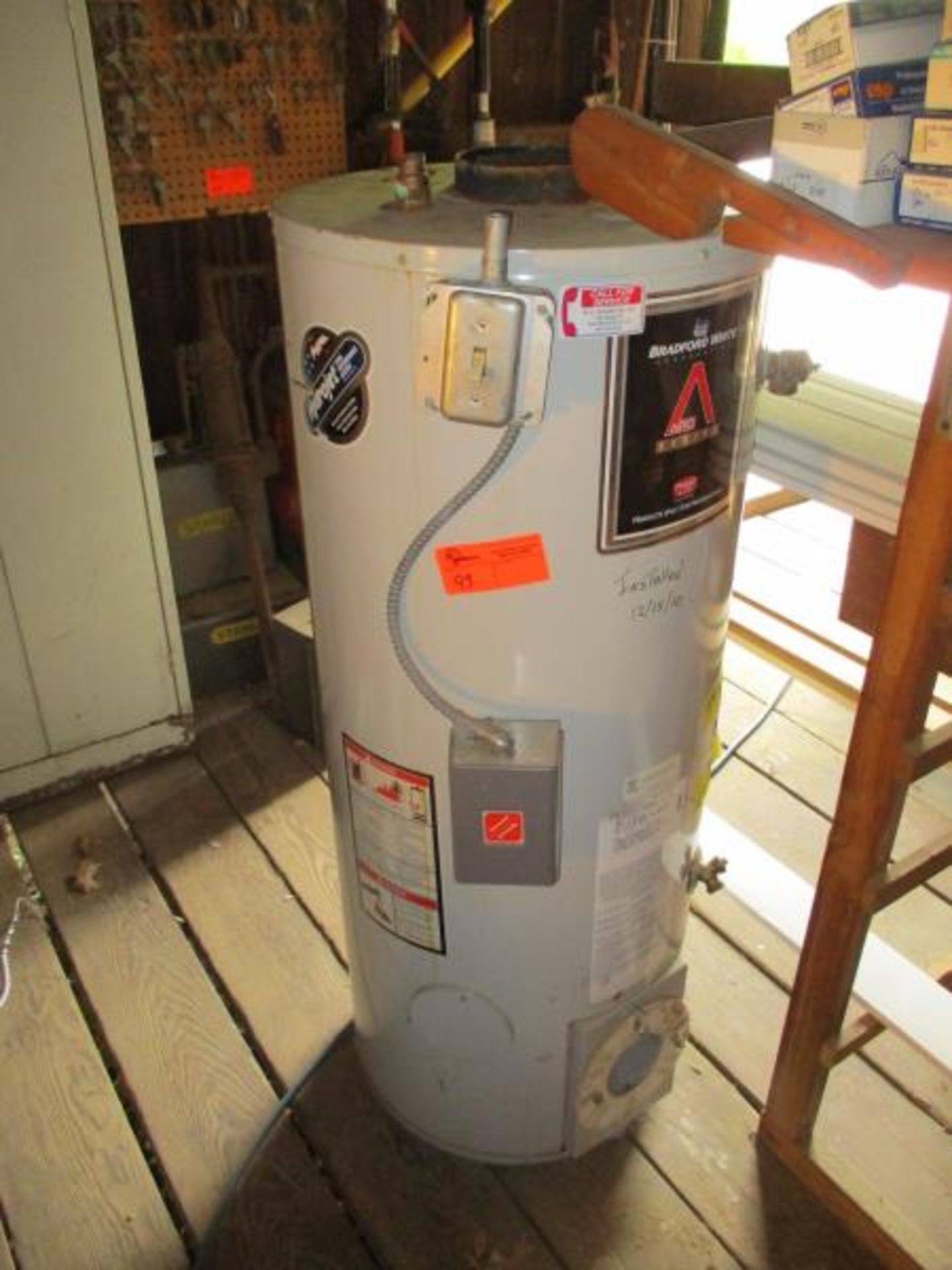 Bradford White Aero Series Water Heater, Model: CF32-6, SN: GK14101277, 32 Gallon, (Not in Use -