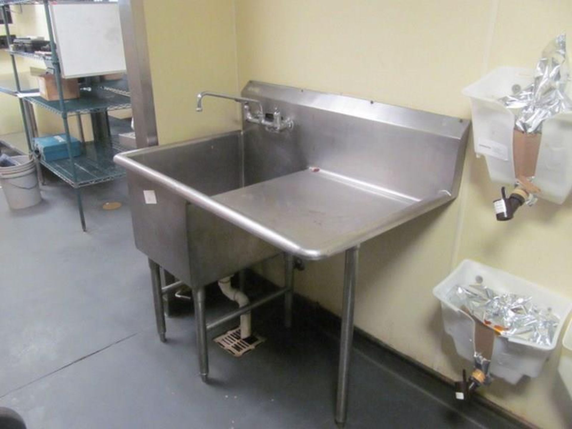 Single Compartment Sink w/ One Drainboard by Universal