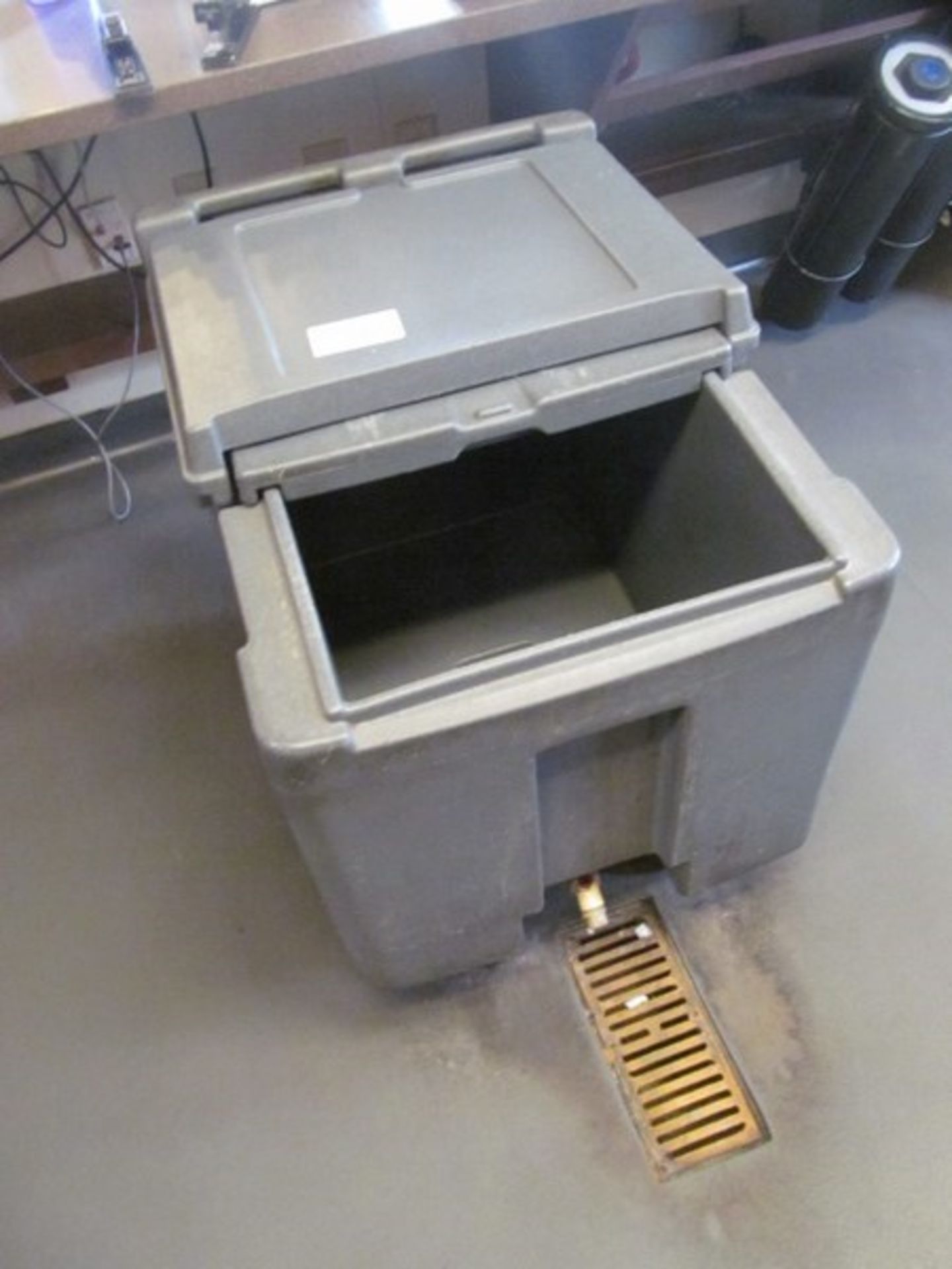 Portable Plastic Ice Bin - Image 2 of 2