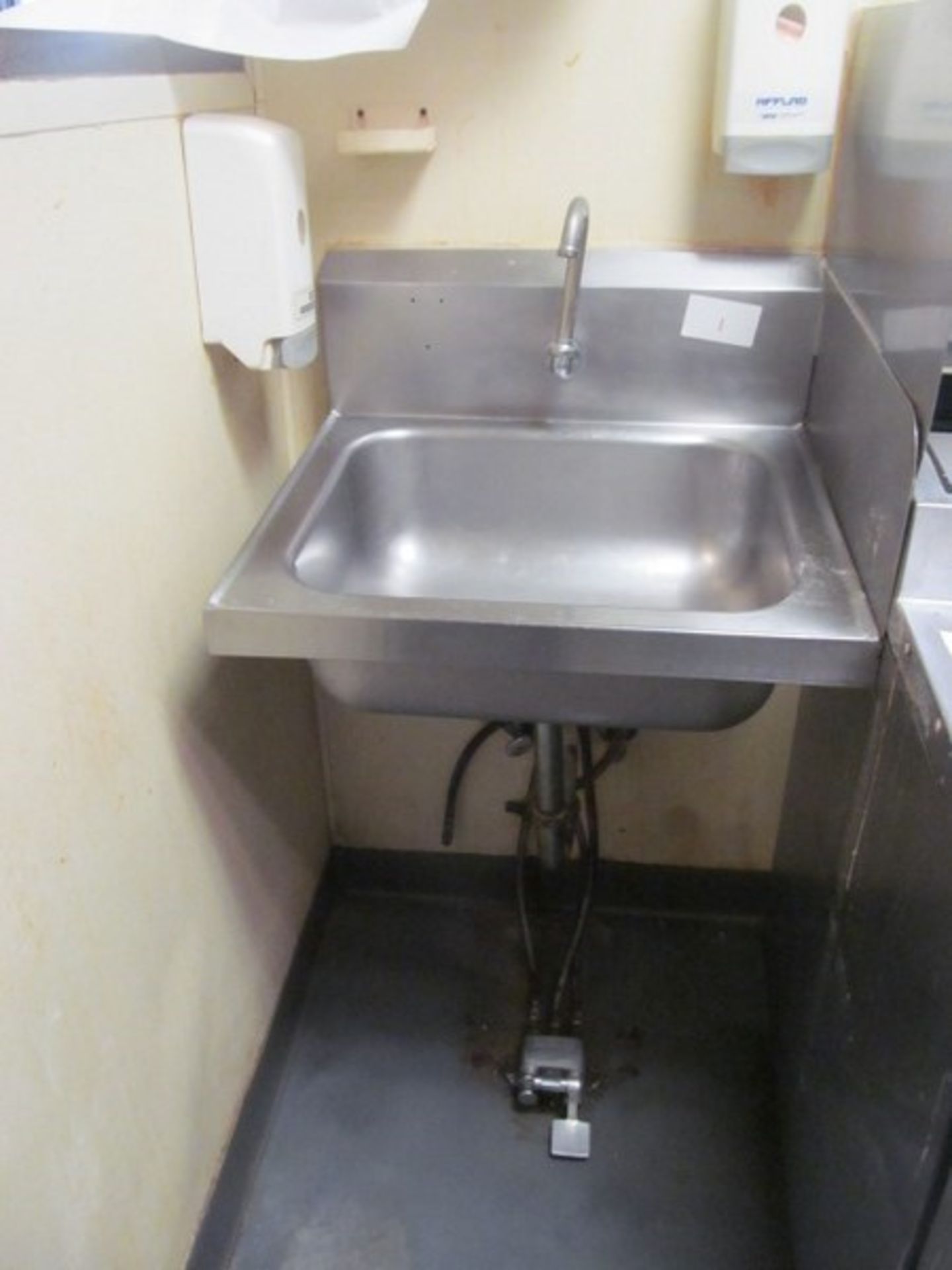Hand Sink, Wall Mount - No Foot Pedal
