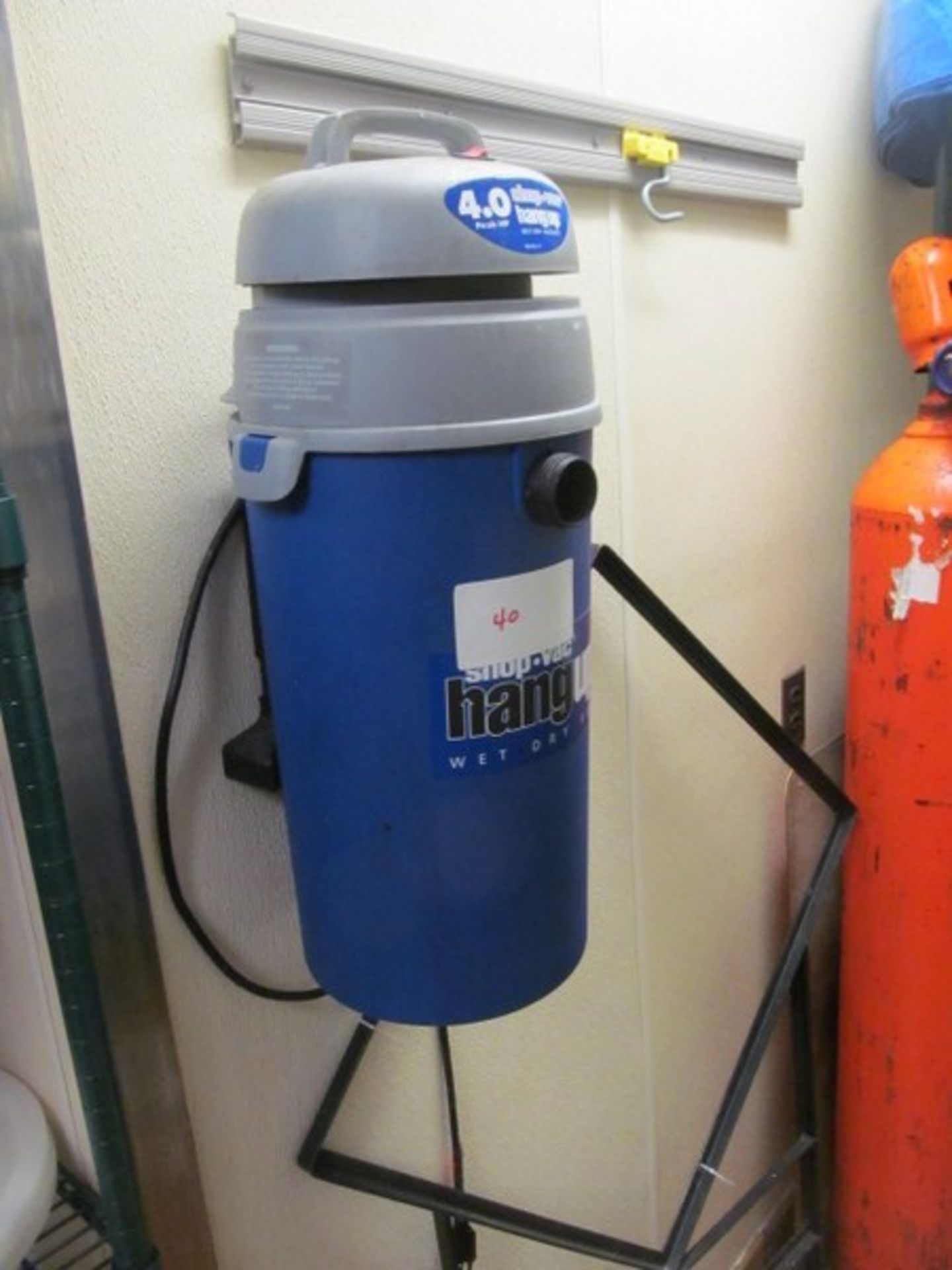 Shop Vac - Wall Mounted