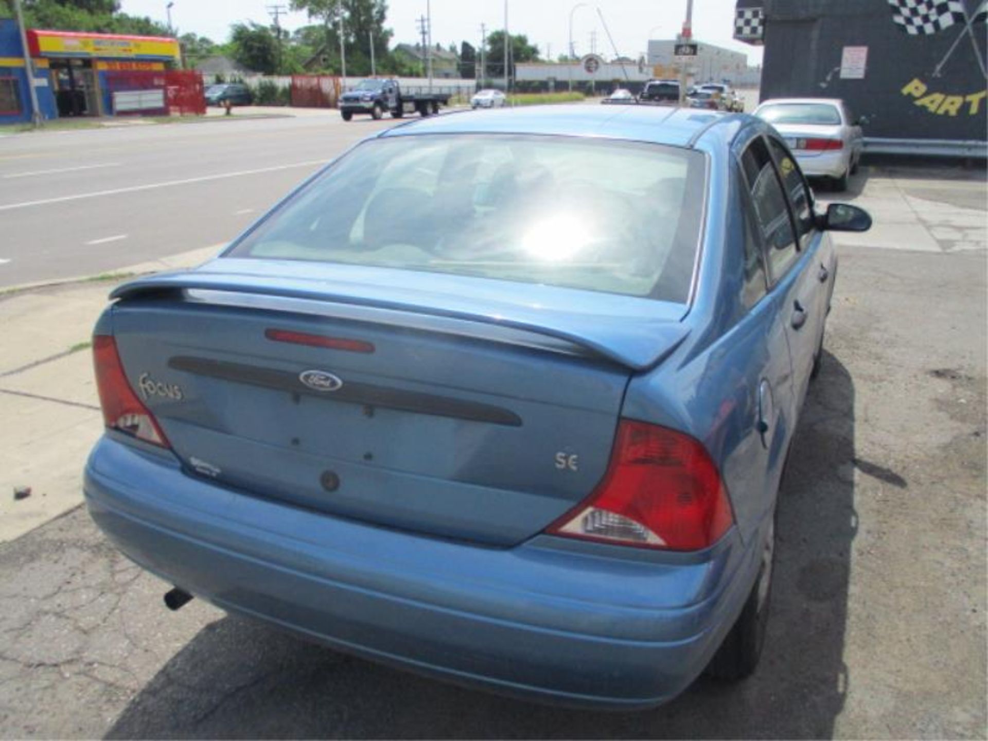 2001 Ford Focus VIN:1FAHP34321W120598 (202,914 miles) Rebuilt / Salvage Title - Bild 3 aus 13