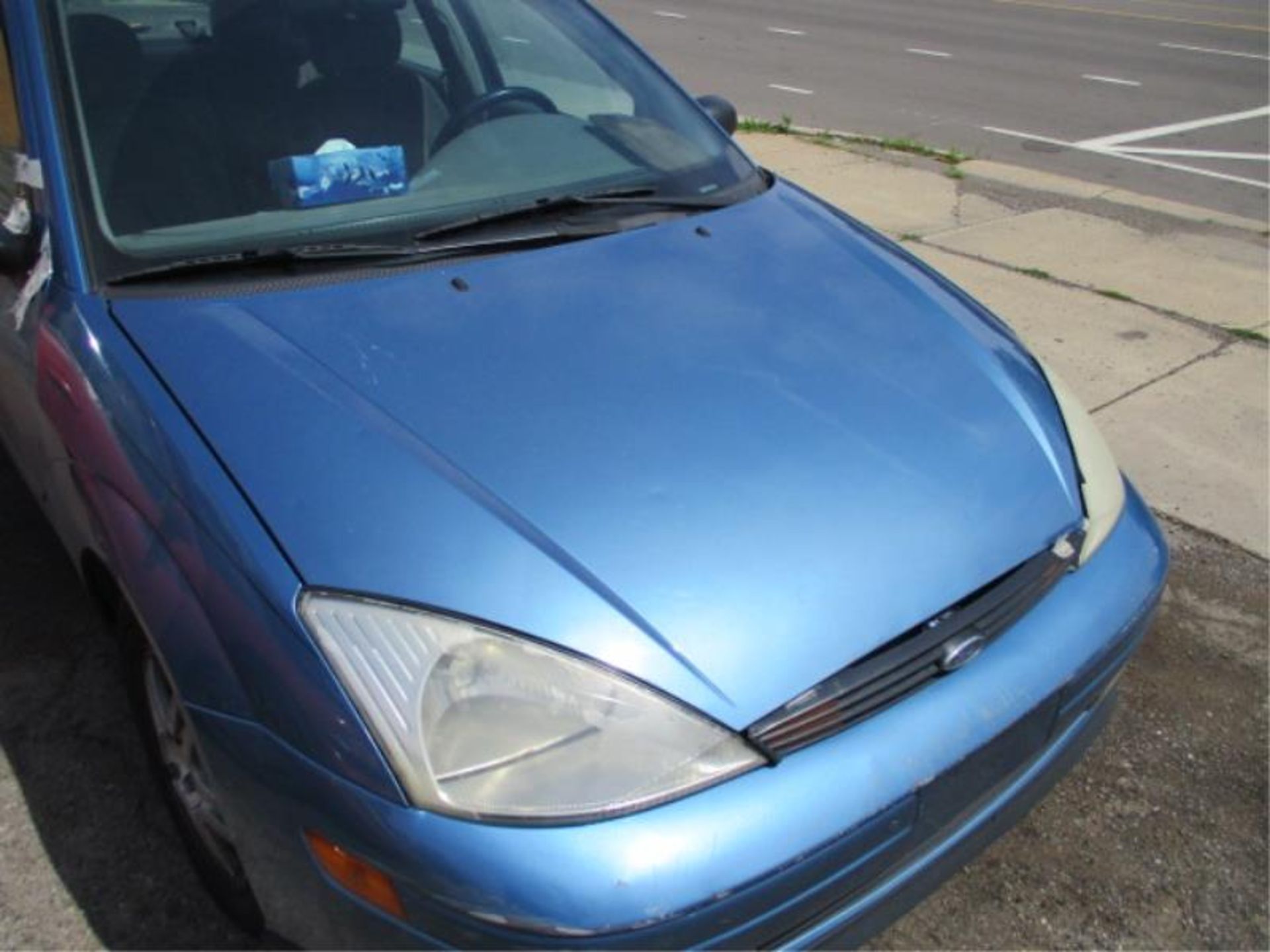 2001 Ford Focus VIN:1FAHP34321W120598 (202,914 miles) Rebuilt / Salvage Title - Bild 6 aus 13