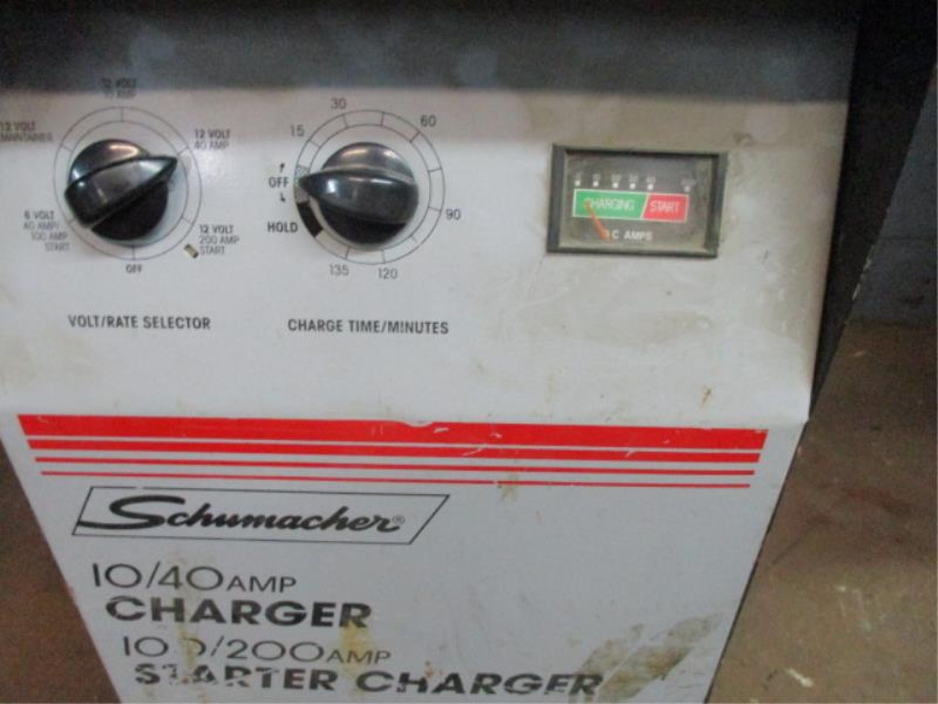 Schumacher 10/40 amp, 100/200 amp Battery Starter and Charger - Image 3 of 3