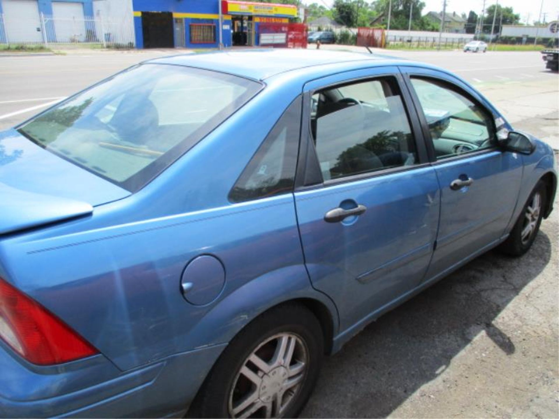 2001 Ford Focus VIN:1FAHP34321W120598 (202,914 miles) Rebuilt / Salvage Title - Bild 4 aus 13