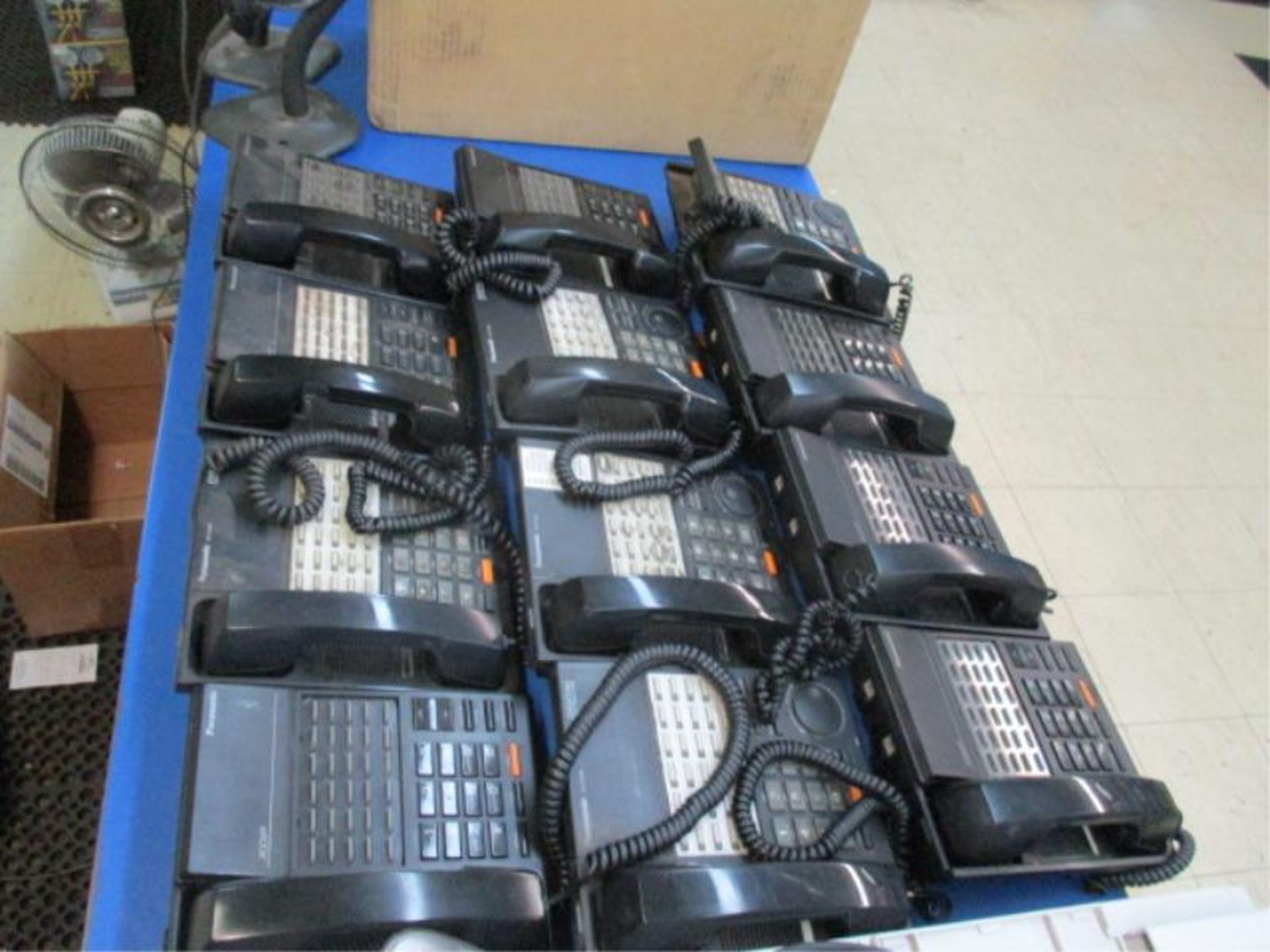 Panasonic Digital Hybrid Phone System Model:D1232 with Panasonic KX-T7425 and Similar Phones - Image 3 of 4