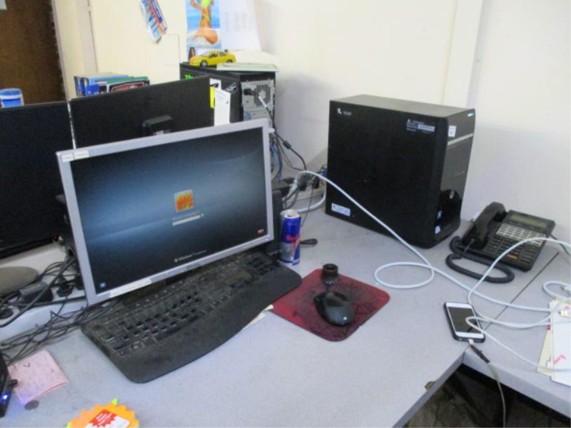 HP Pavilion PG Series, Windows 7 with 19 in Flat Screen monitor