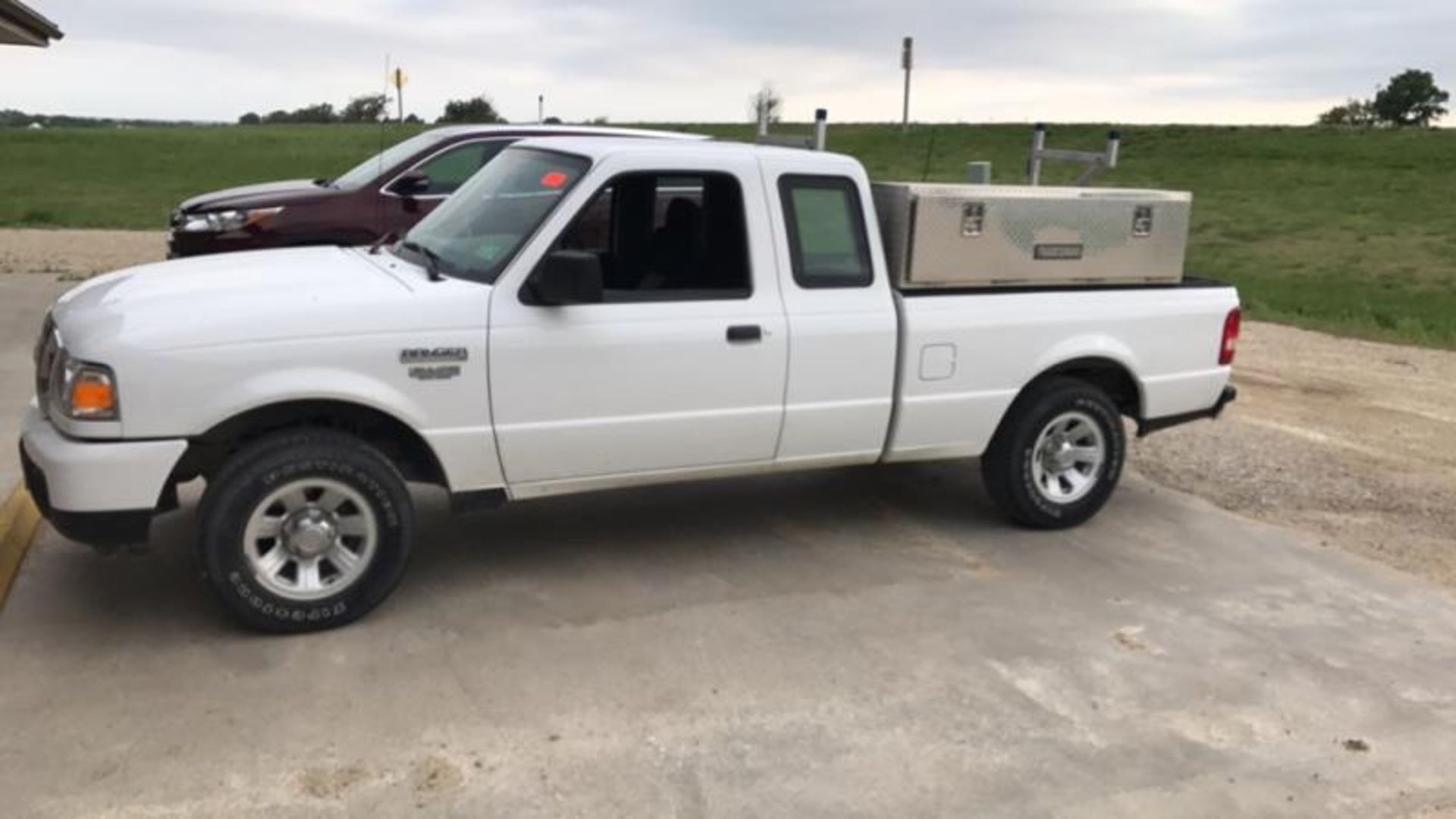 2009 Ford Ranger Supercab 4x2 XLT, 5 speed manual transmission. Sticker price $18,515.00, 90,0660 - Image 14 of 20