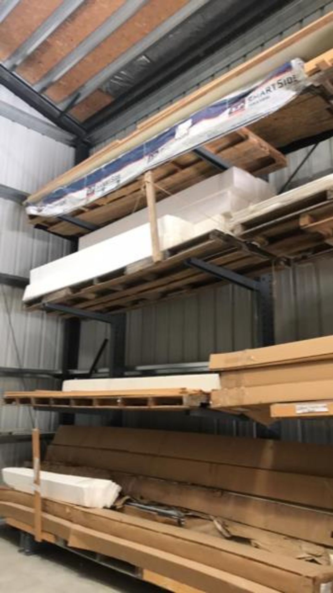 Two sections of cantilever heavy duty racking, Four tier: No contents - Image 2 of 3