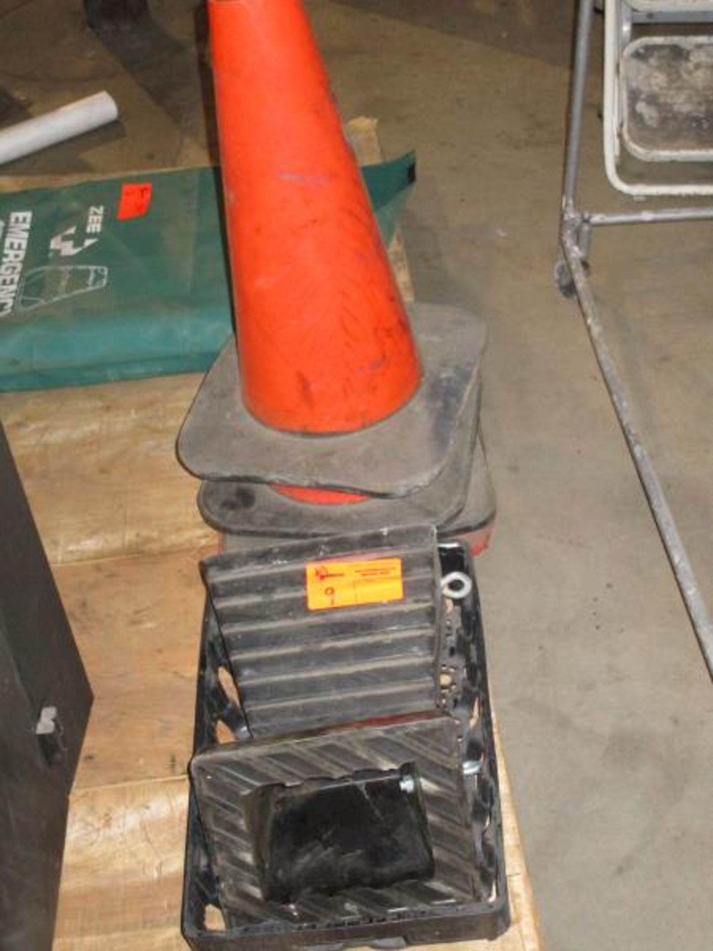 (2) Tire Blocks, (4) Orange Cones