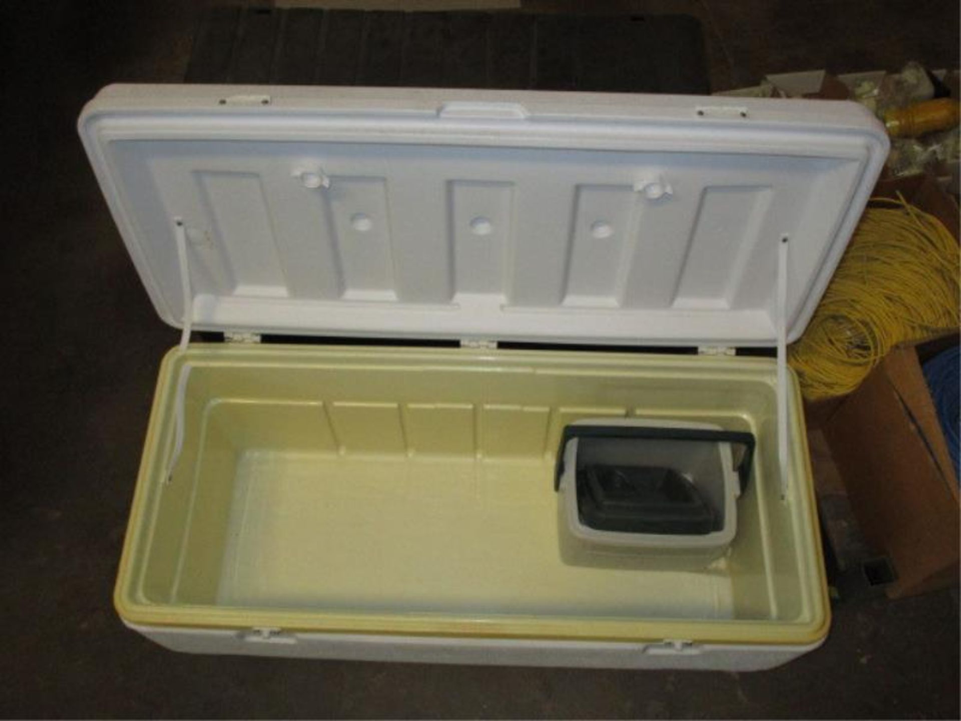 Igloo 128 White Cooler - Image 4 of 4