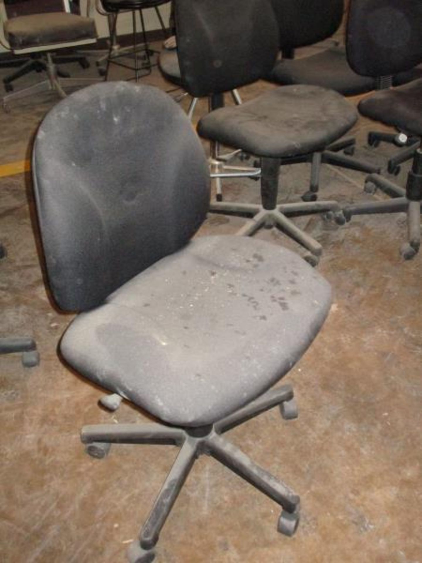 (10) Assorted Office Chairs on Casters, Fabric Seat / Back - 1 w/ Broken Back, (1) Rolling Stool - Image 4 of 14